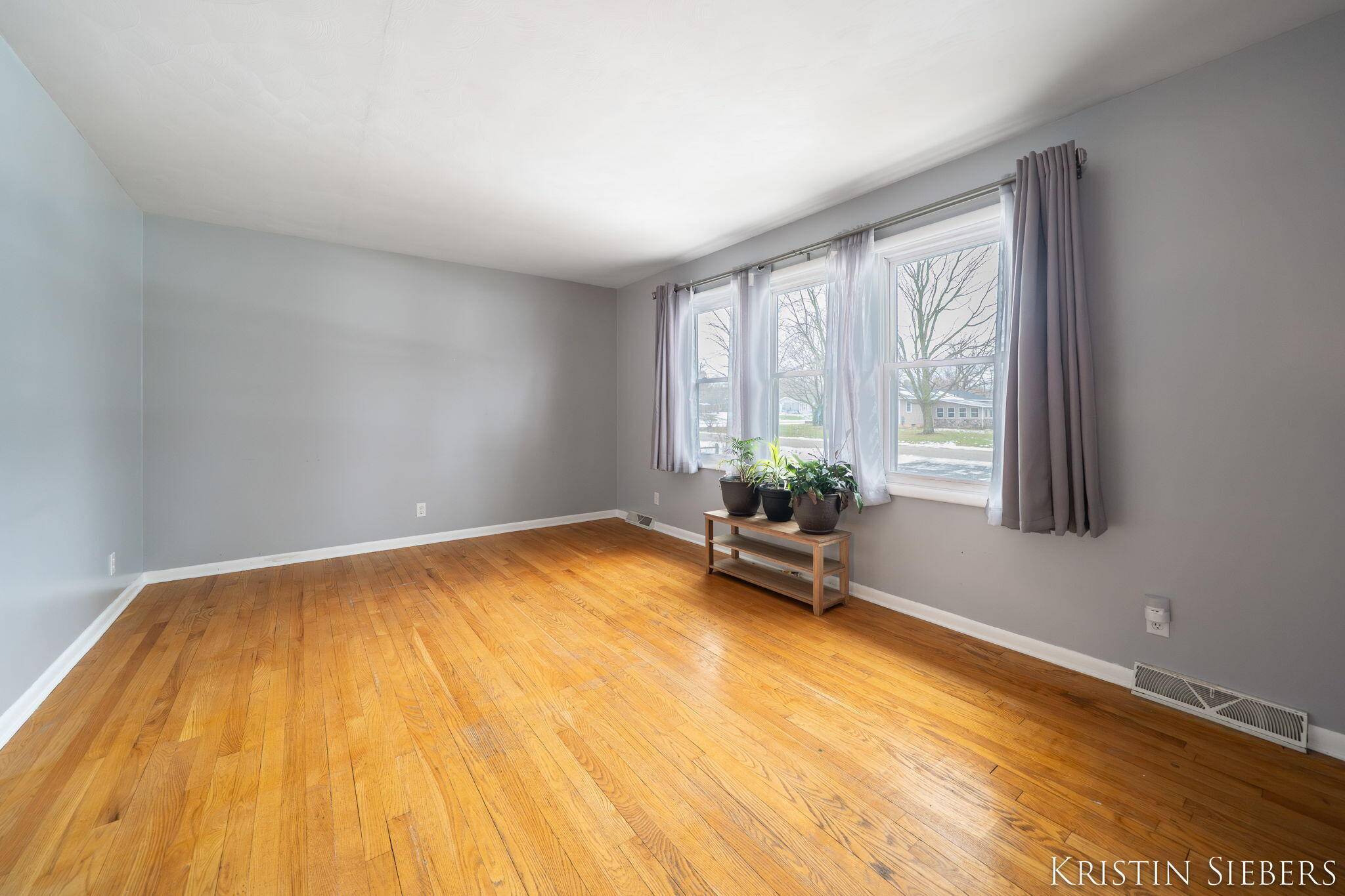 Jenison, MI 49428,8252 Lamplight DR