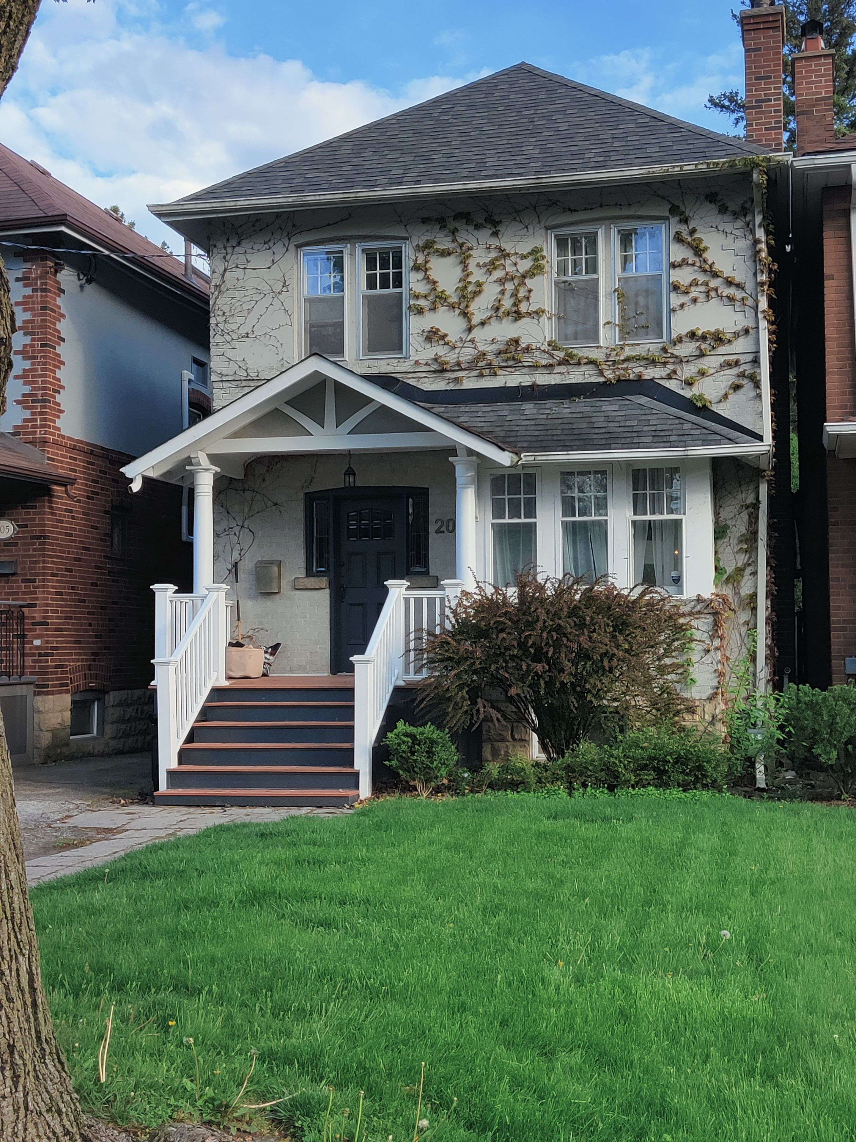 Toronto C04, ON M4R 1P4,207 Glengrove AVE W