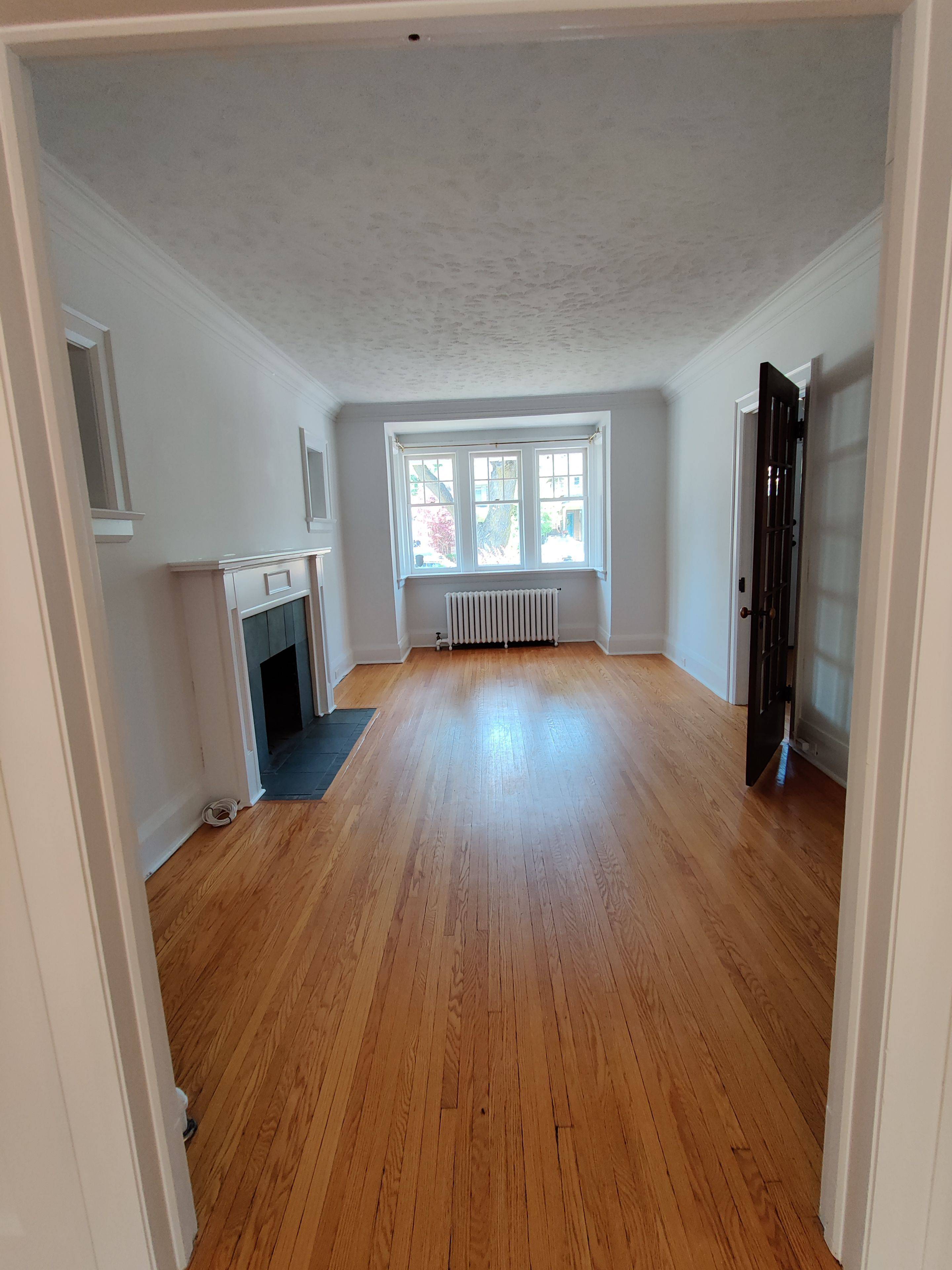 Toronto C04, ON M4R 1P4,207 Glengrove AVE W