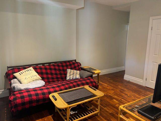 Toronto C01, ON M5S 2P1,176 Lippincott ST #Main