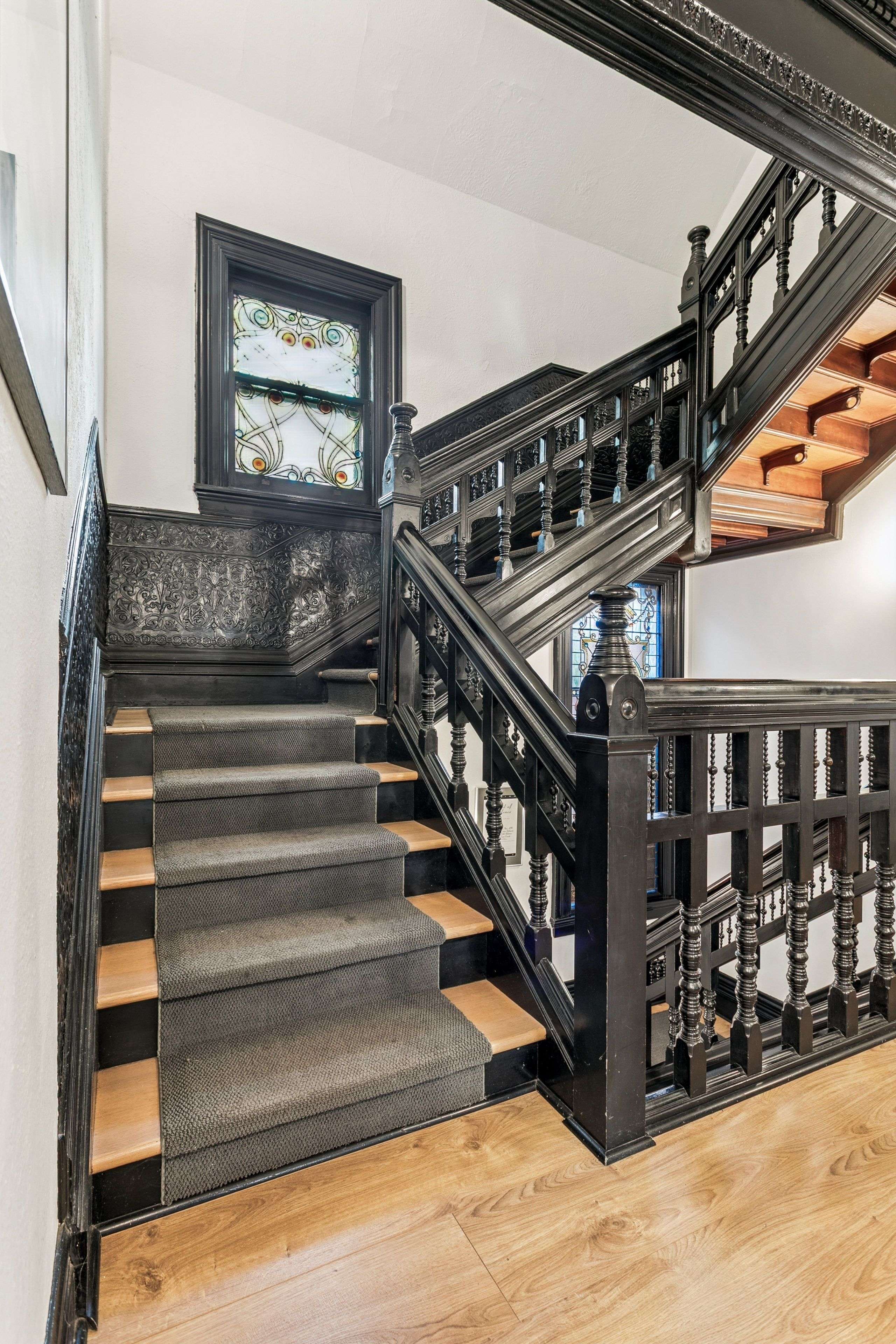 Toronto C02, ON M5R 2S2,37 Madison AVE