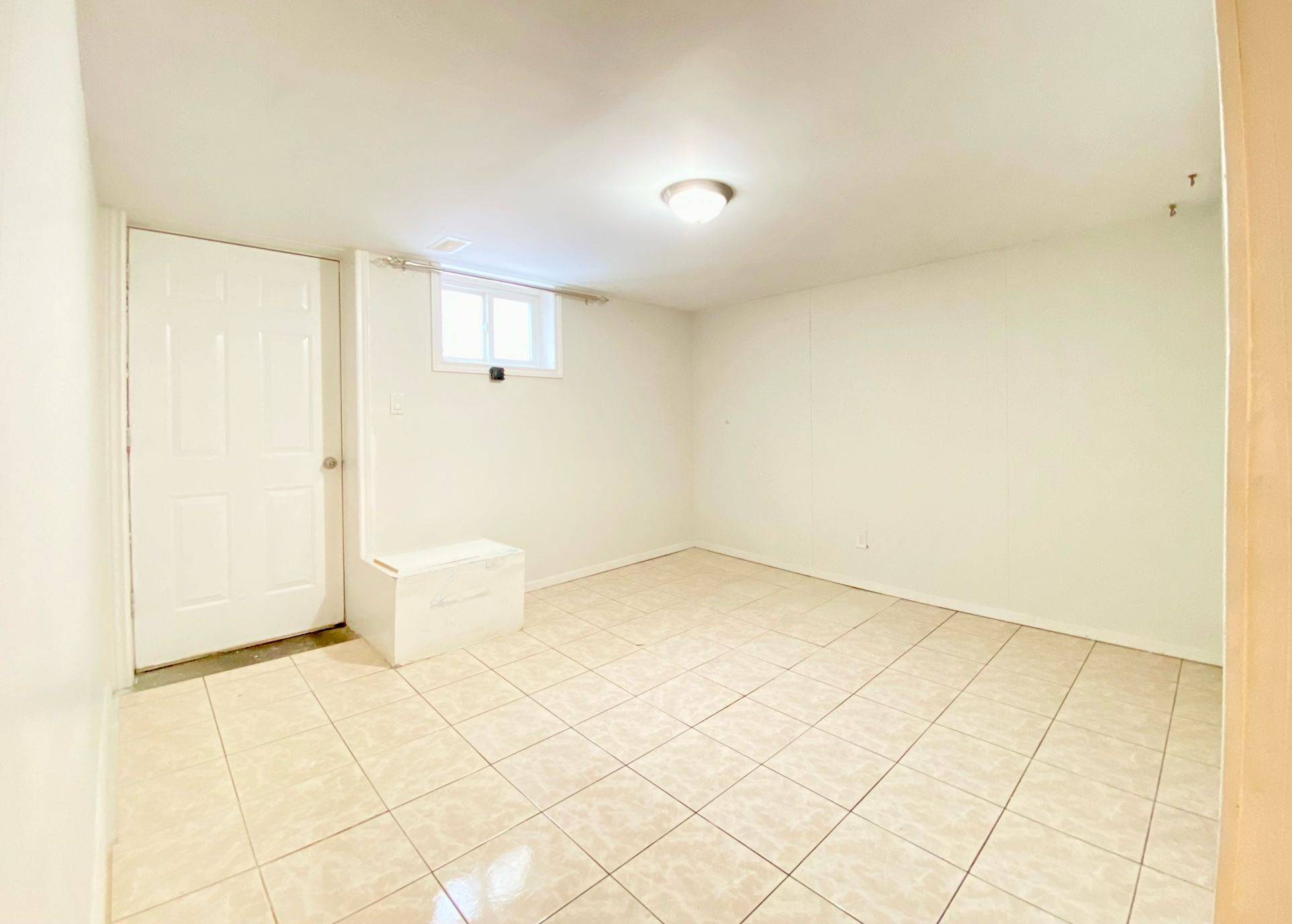 Toronto E04, ON M1K 1V3,82 Silvio AVE #Lower