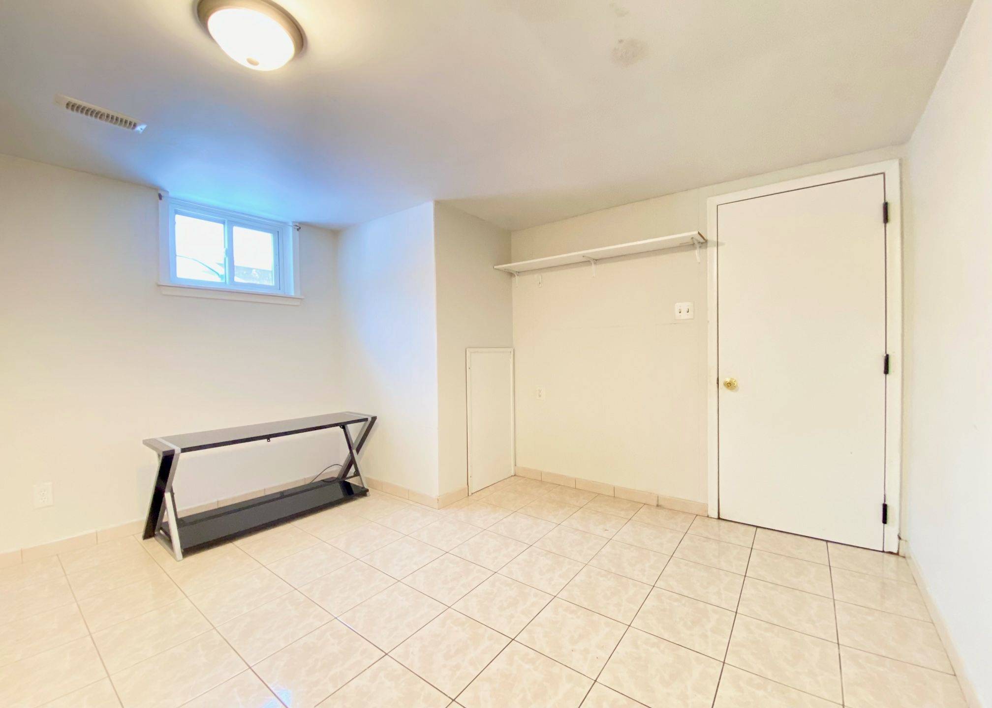 Toronto E04, ON M1K 1V3,82 Silvio AVE #Lower