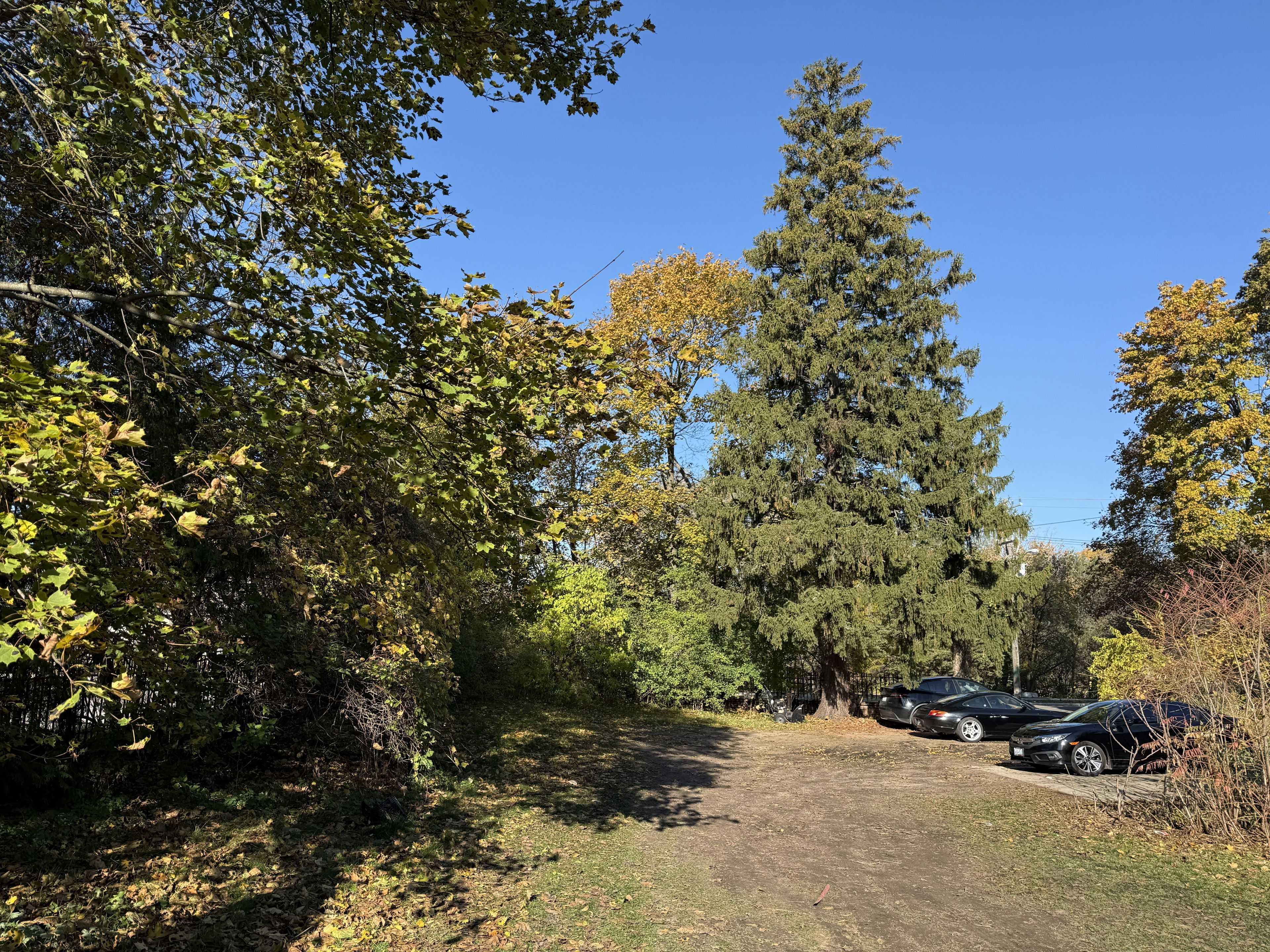 Toronto E10, ON M1C 1L2,6387 Kingston RD