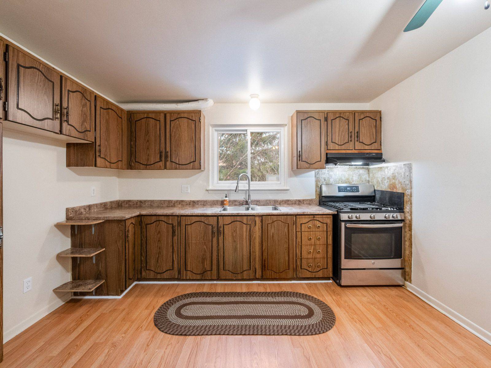 Toronto E04, ON M1R 5A1,2 White Abbey PARK #29