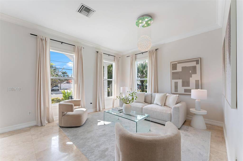 Fort Lauderdale, FL 33315,909 Mango Isle