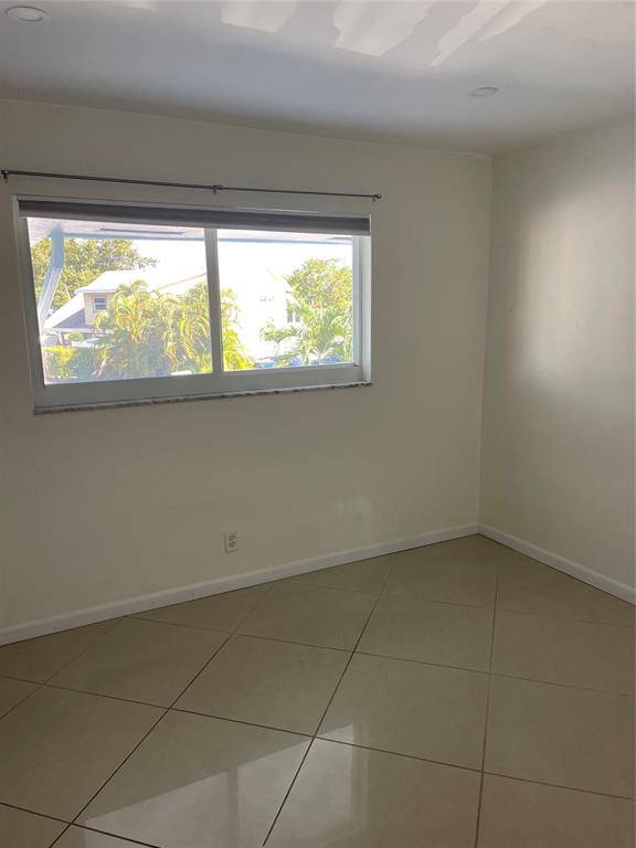 Pompano Beach, FL 33060,1100 Pine Dr #201