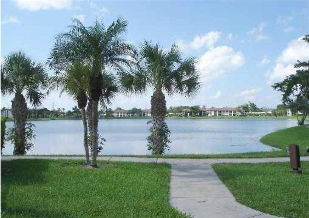 Oakland Park, FL 33309,211 Lake Pointe Dr