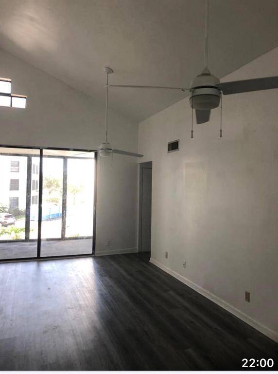 Oakland Park, FL 33309,211 Lake Pointe Dr