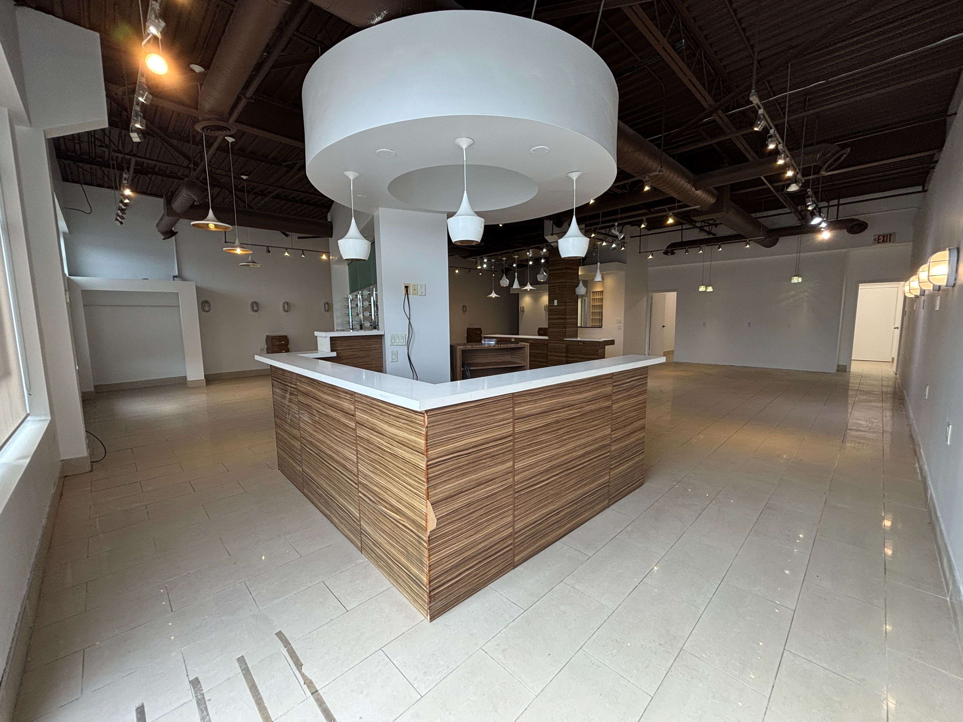 Vaughan, ON L4J 8L7,531 Atkinson AVE #4