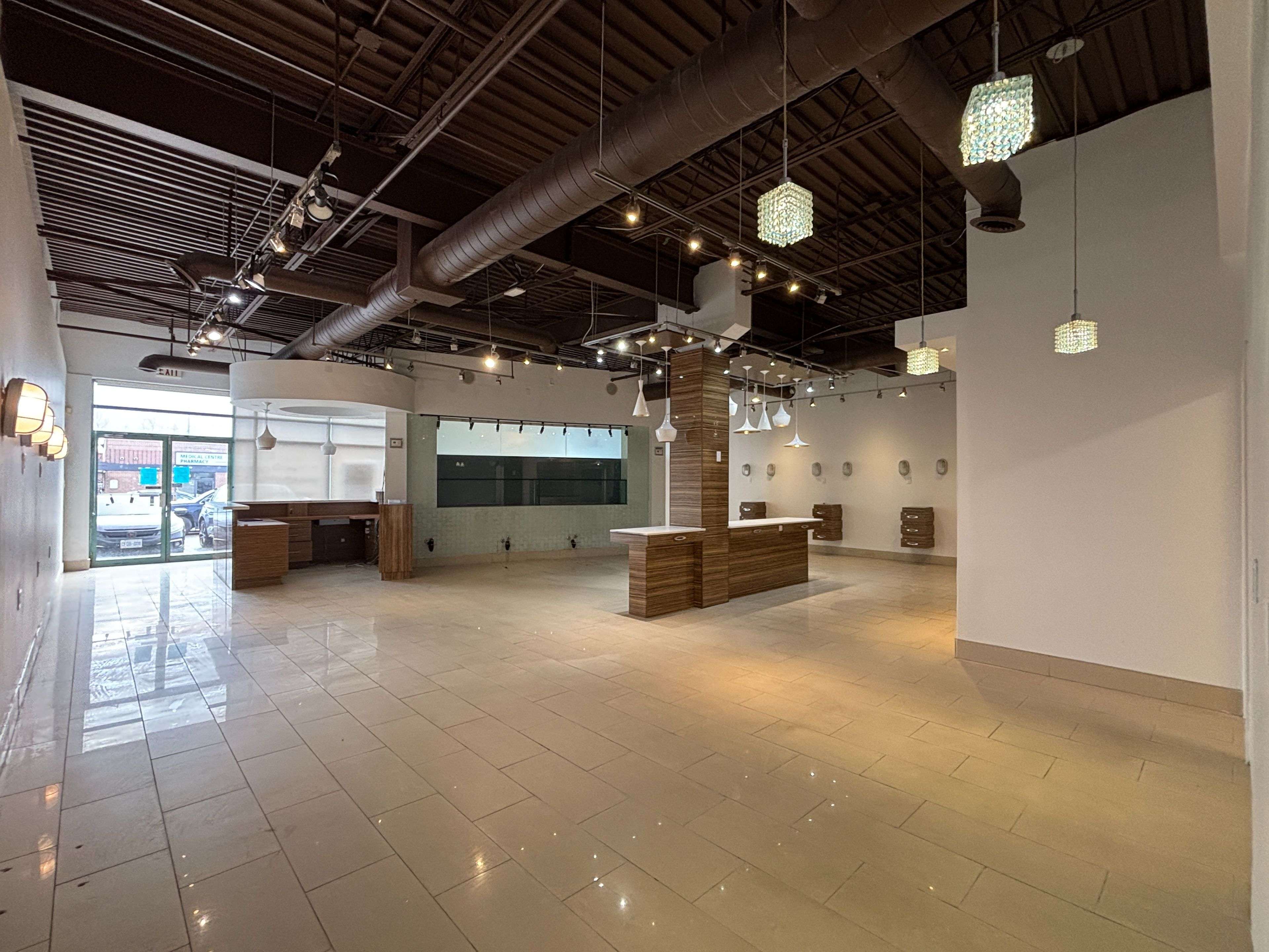 Vaughan, ON L4J 8L7,531 Atkinson AVE #5