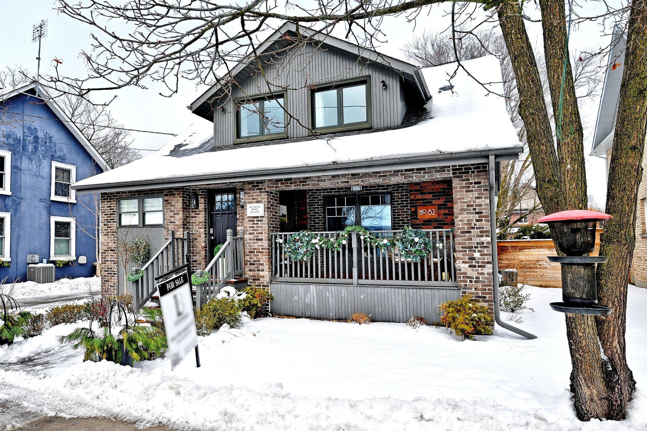 Aurora, ON L4G 1J8,82 Centre ST