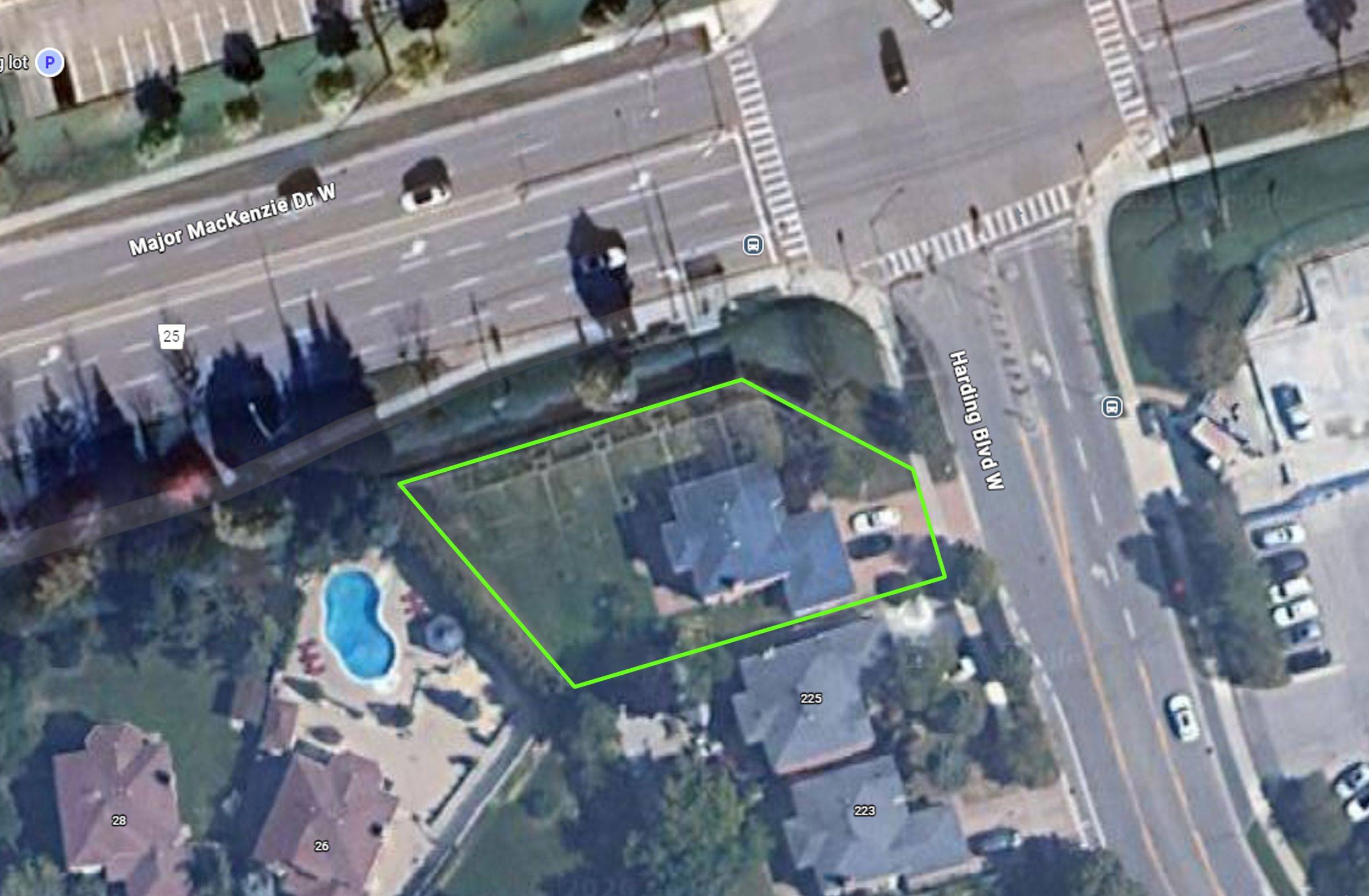 Richmond Hill, ON L4C 8X3,227 Harding BLVD W