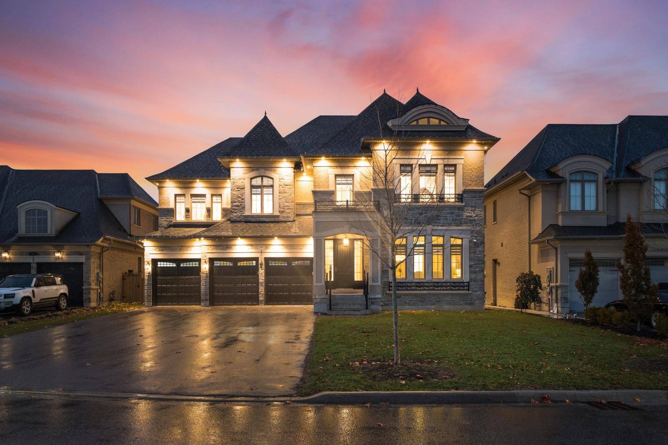 King, ON L7B 0M7,16 Raymond Love CT