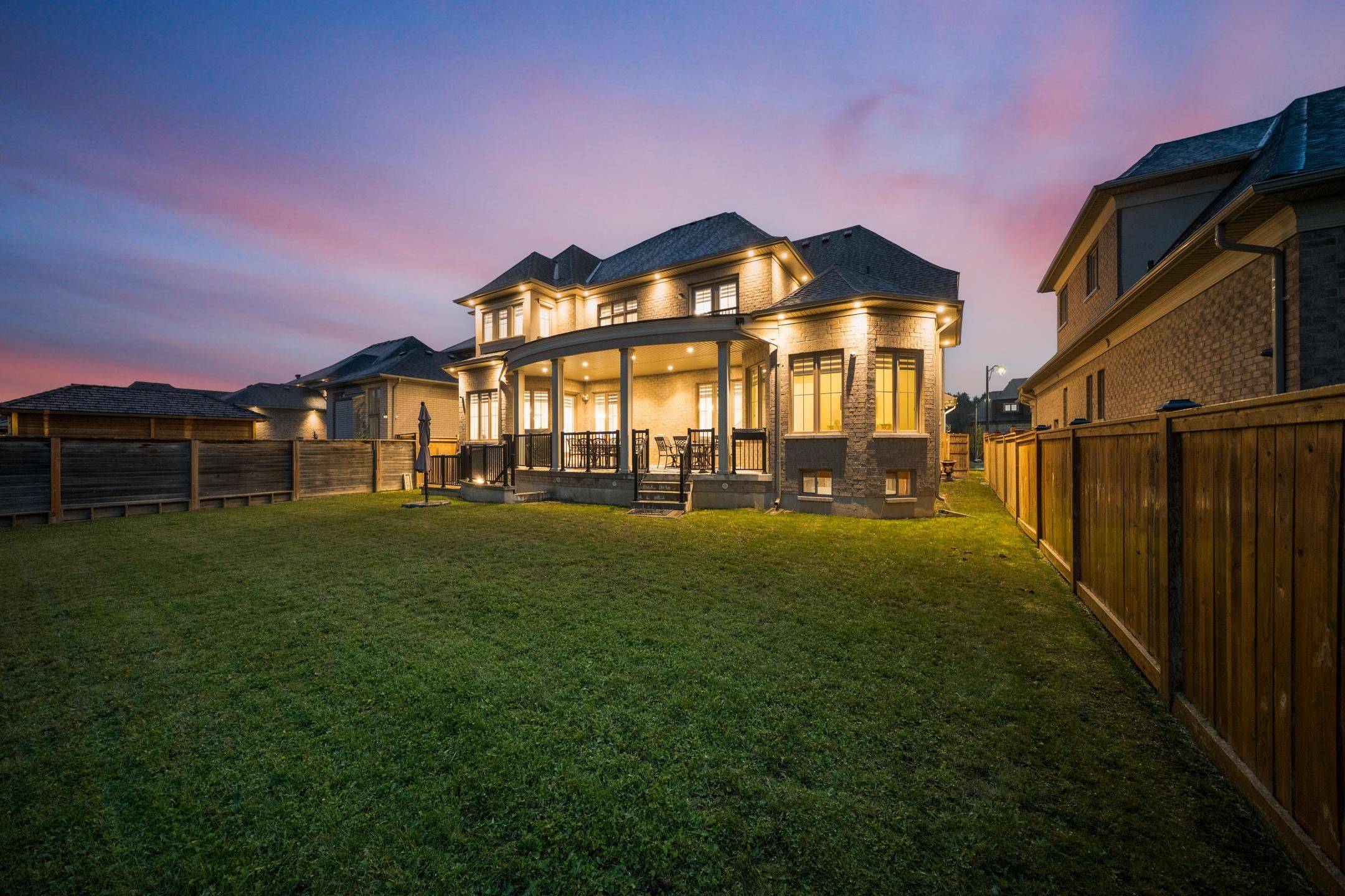 King, ON L7B 0M7,16 Raymond Love CT