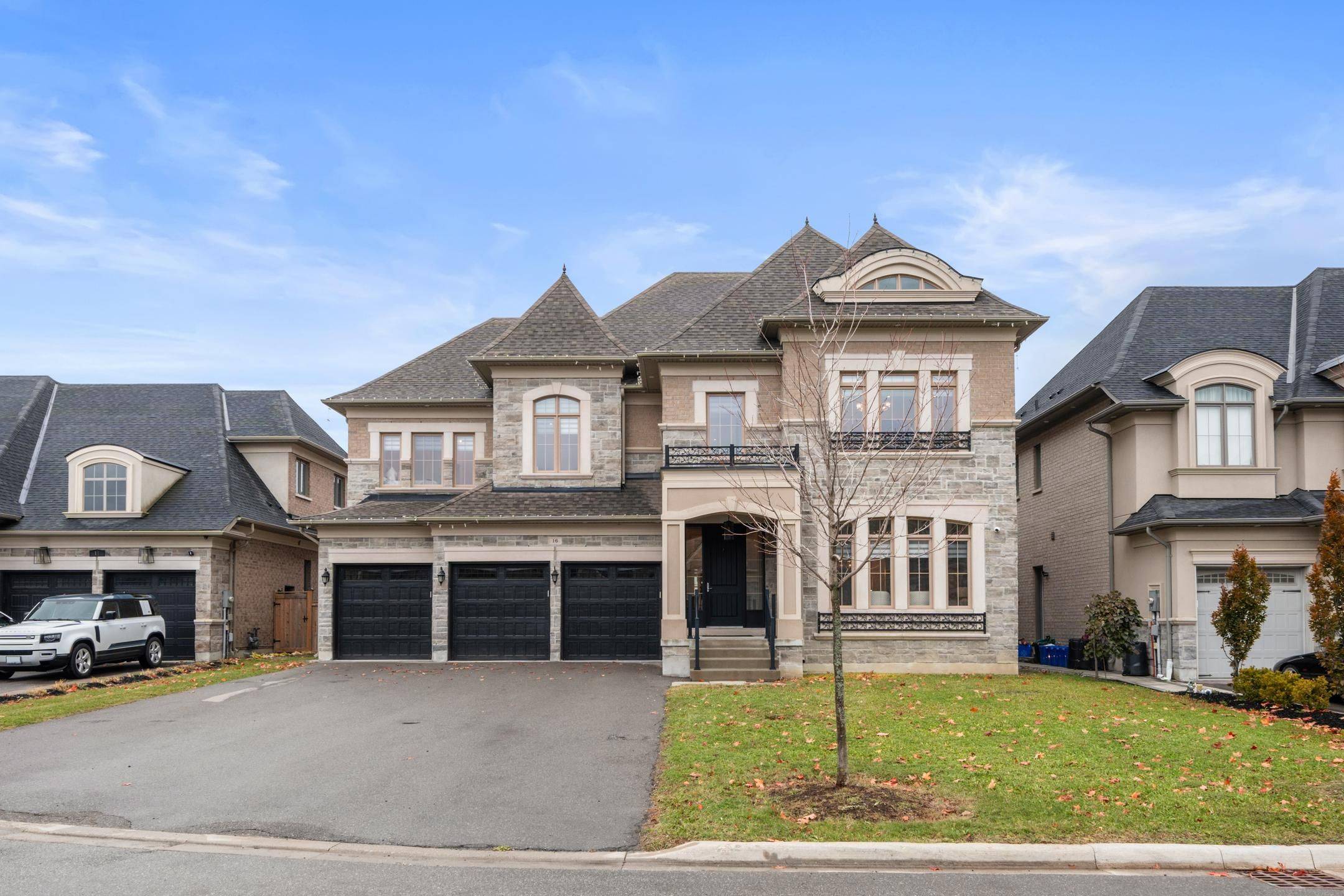 King, ON L7B 0M7,16 Raymond Love CT