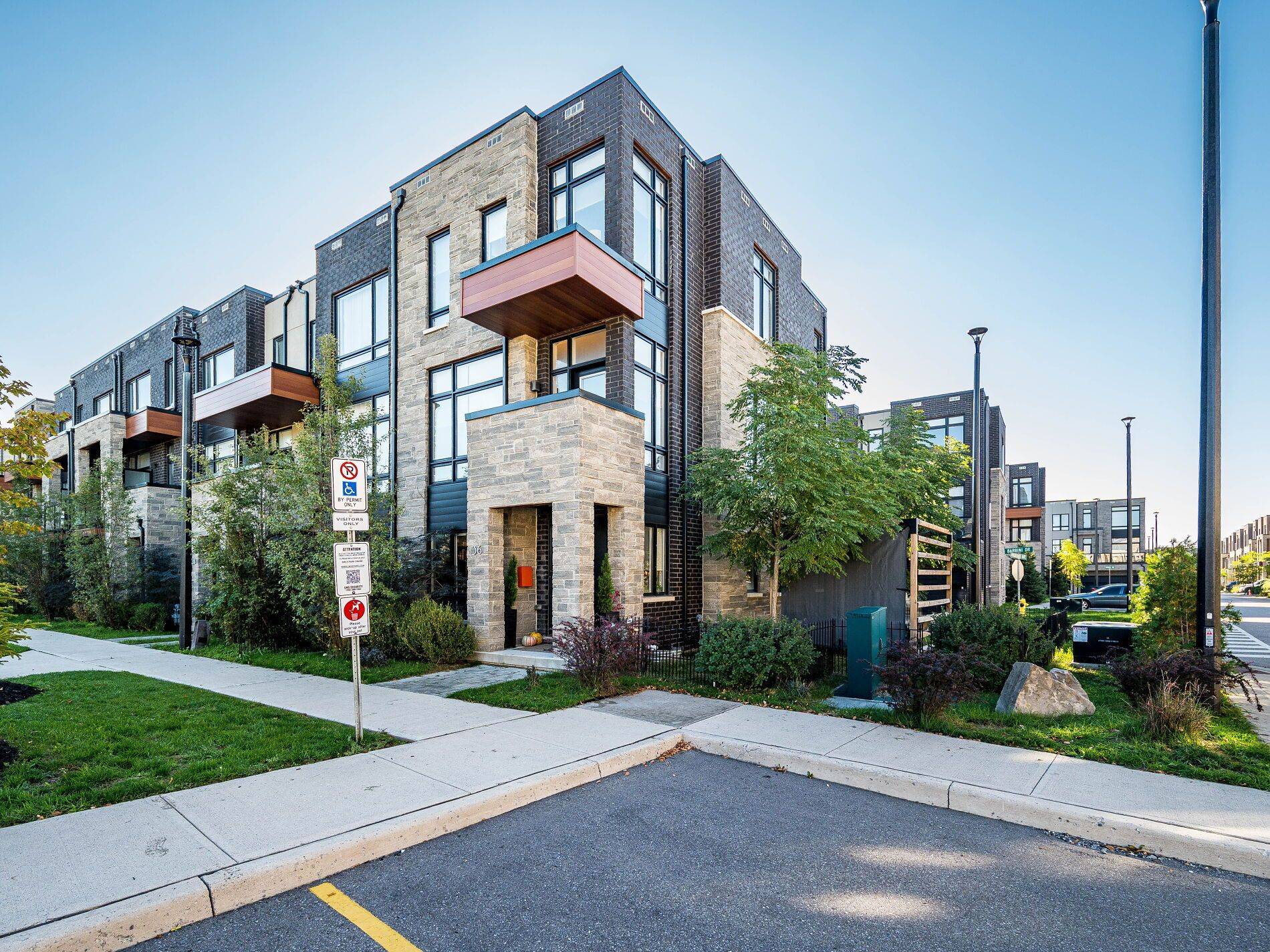 Vaughan, ON L4H 4R3,36 Barbini DR