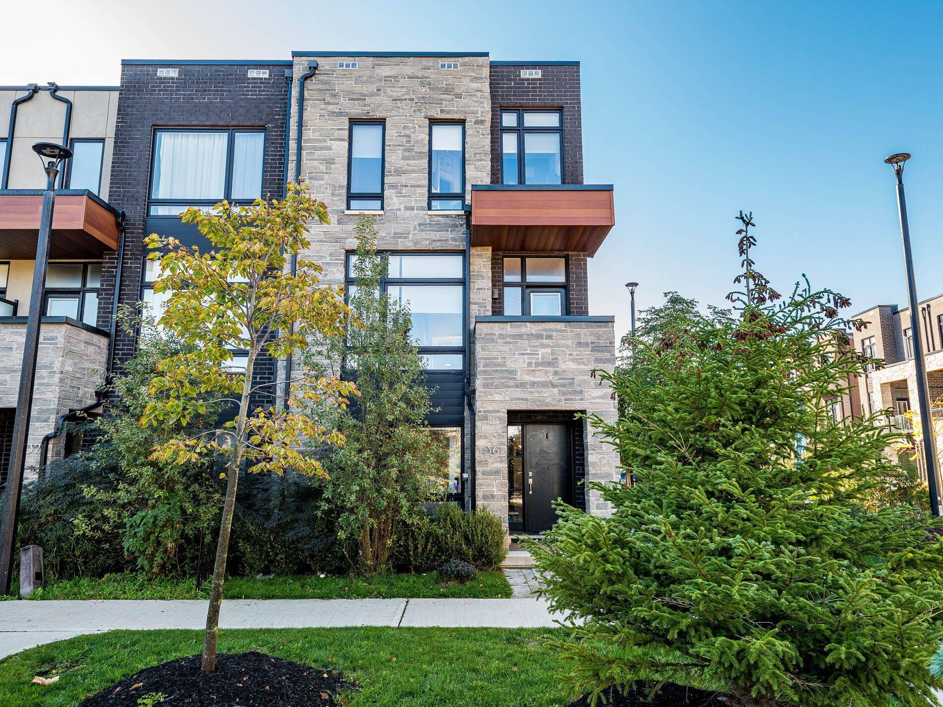 Vaughan, ON L4H 4R3,36 Barbini DR