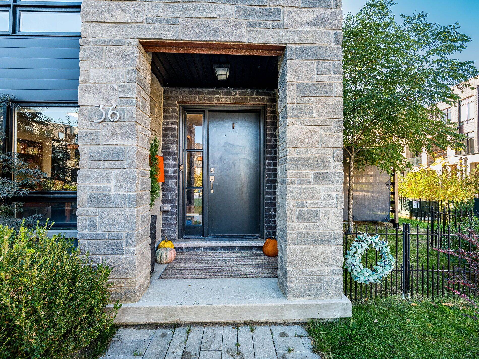 Vaughan, ON L4H 4R3,36 Barbini DR