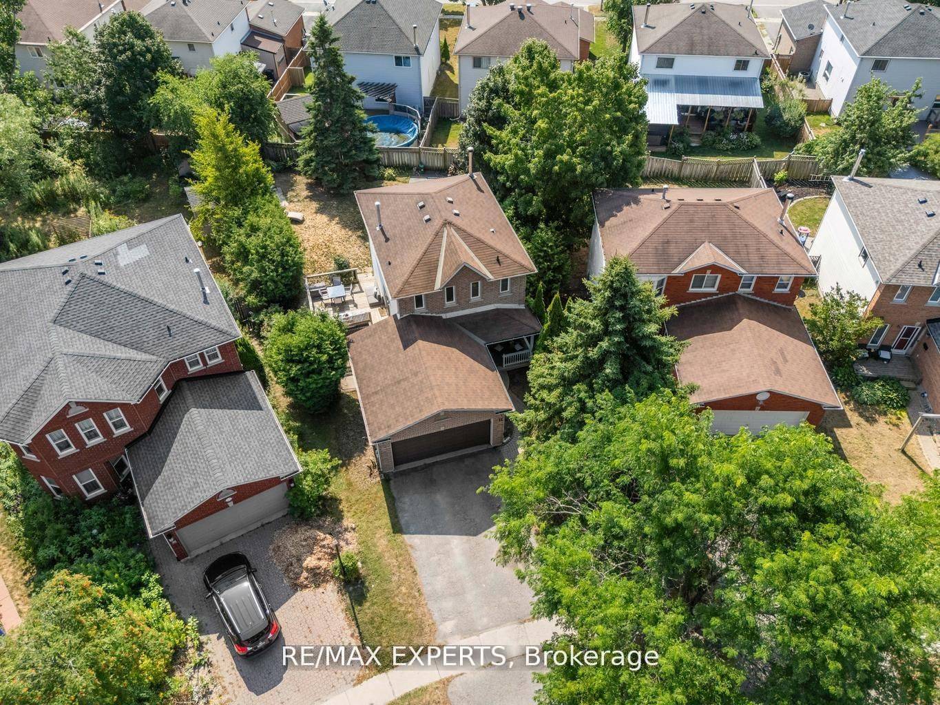 Barrie, ON L4N 7A3,11 Penton DR