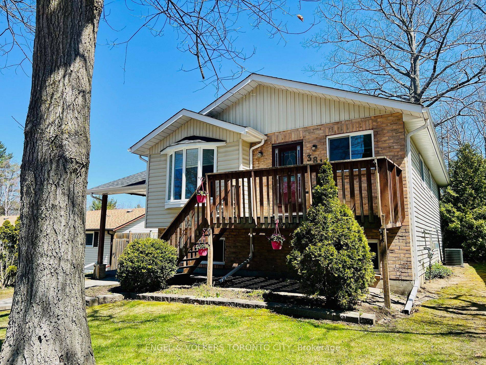 Wasaga Beach, ON L9Z 1S7,381 Zoo Park RD