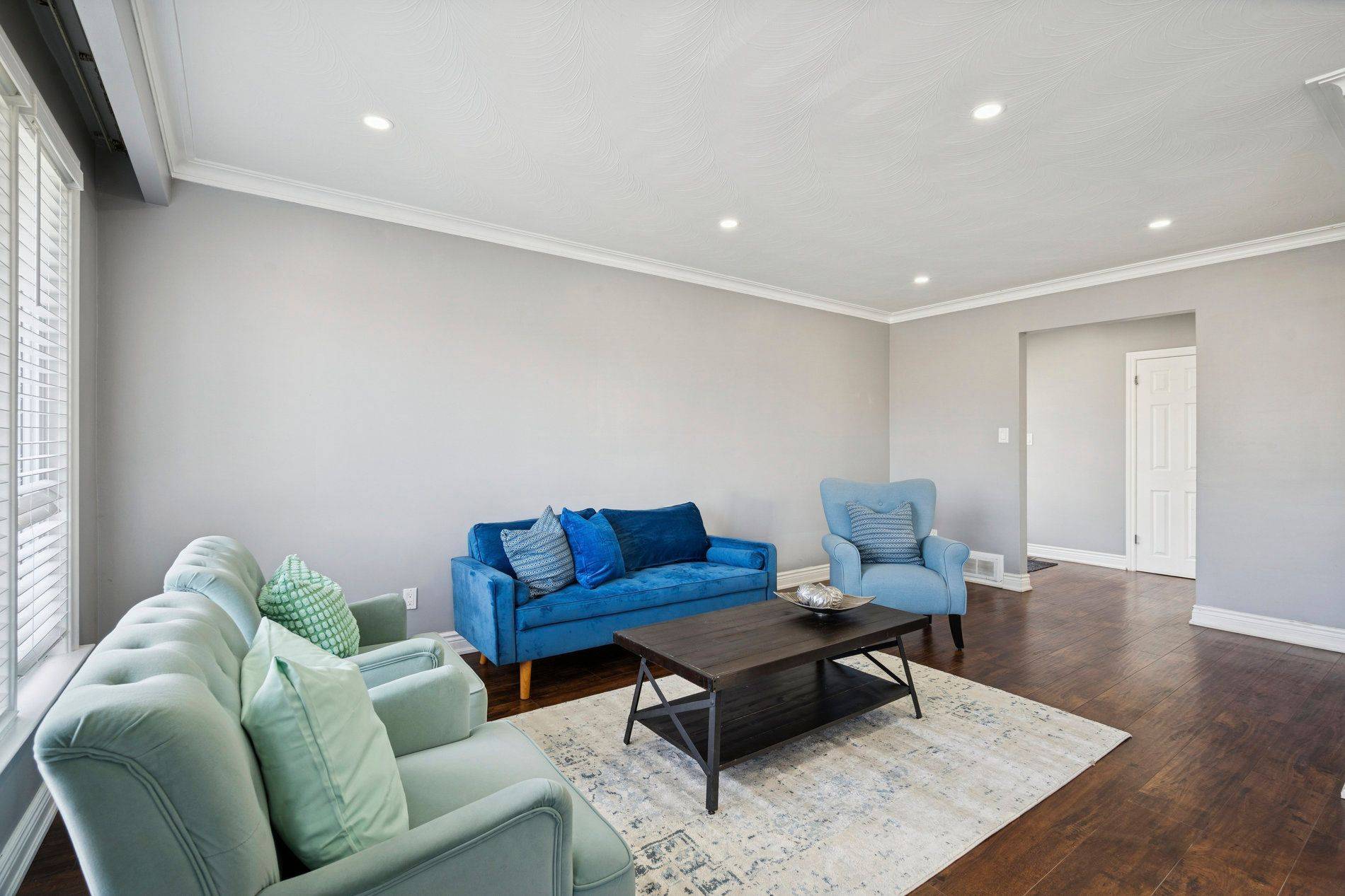 Toronto W09, ON M9P 2B6,151 The Westway N/A