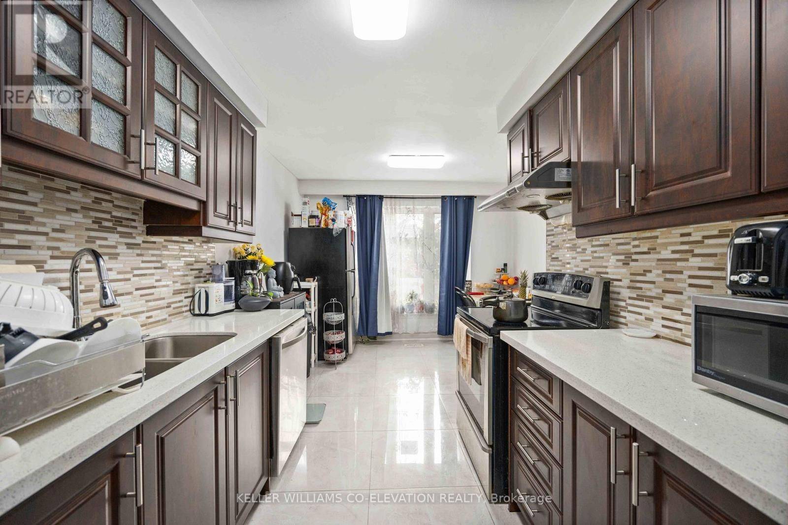 Mississauga, ON L4T 1N7,3073 Ireson CT #UPPER