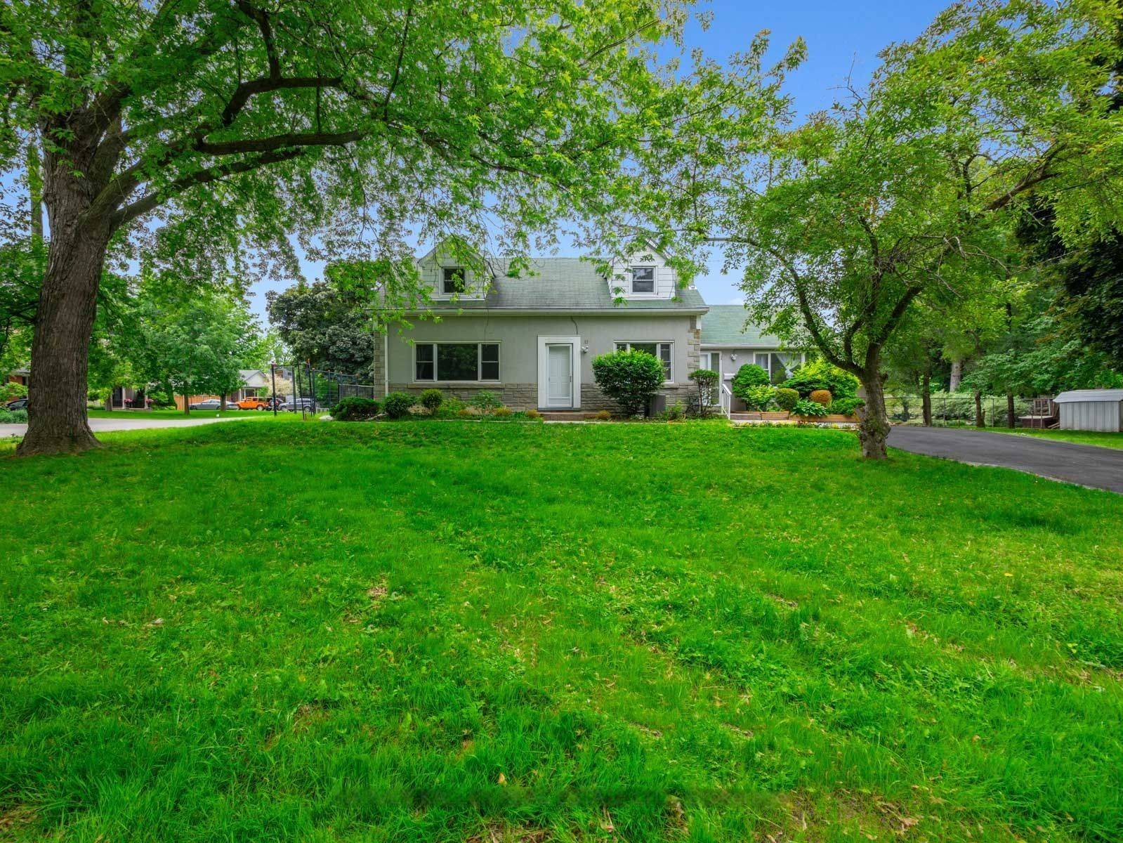 Toronto W10, ON M9V 2S6,12 Gibson AVE #4