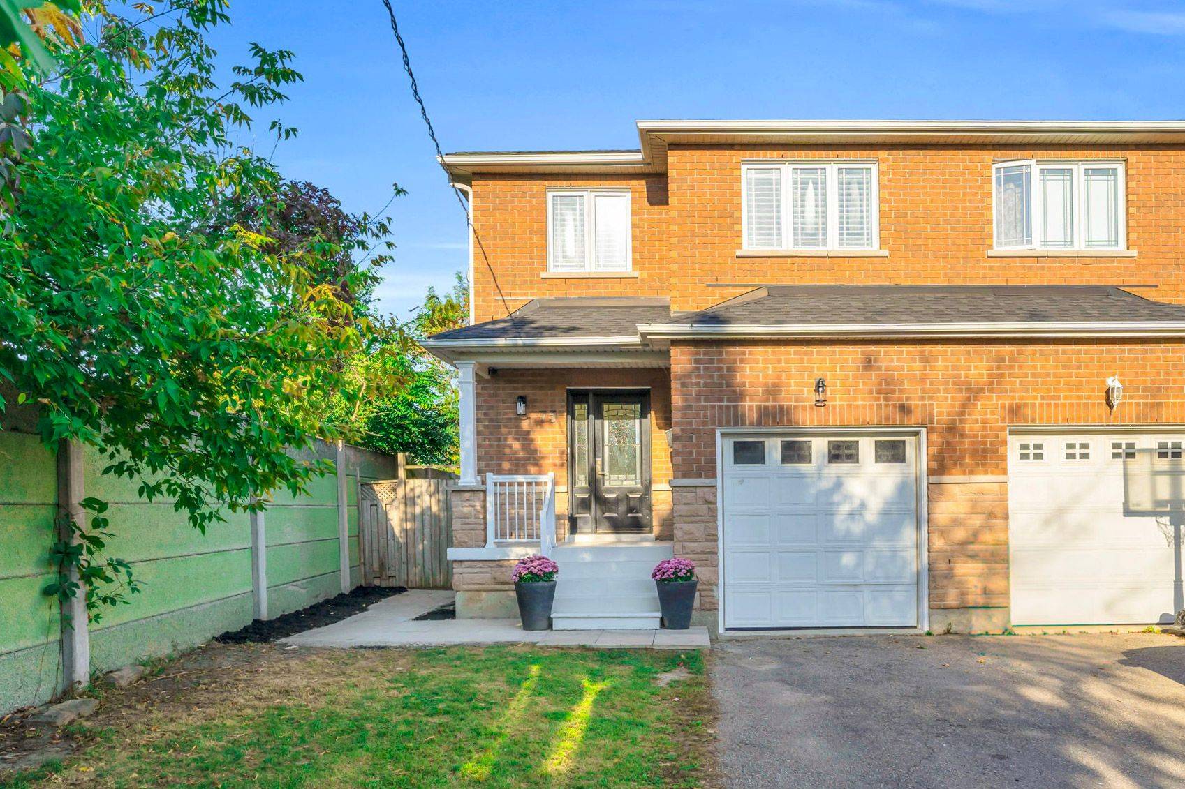 Toronto W06, ON M8W 3G5,75 Thirty Second ST