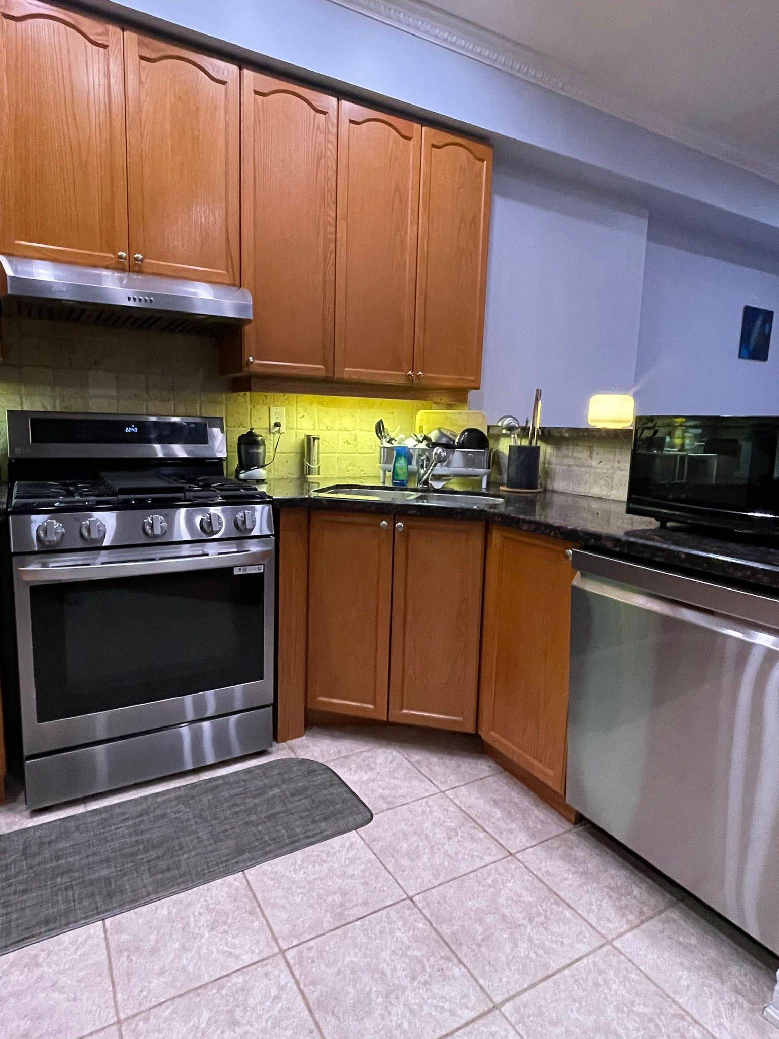 Brampton, ON L6X 5A3,6 Purple Finch CT