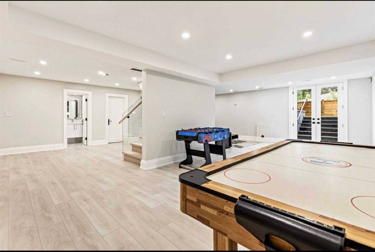 Mississauga, ON L5A 2K5,2506 Camilla RD