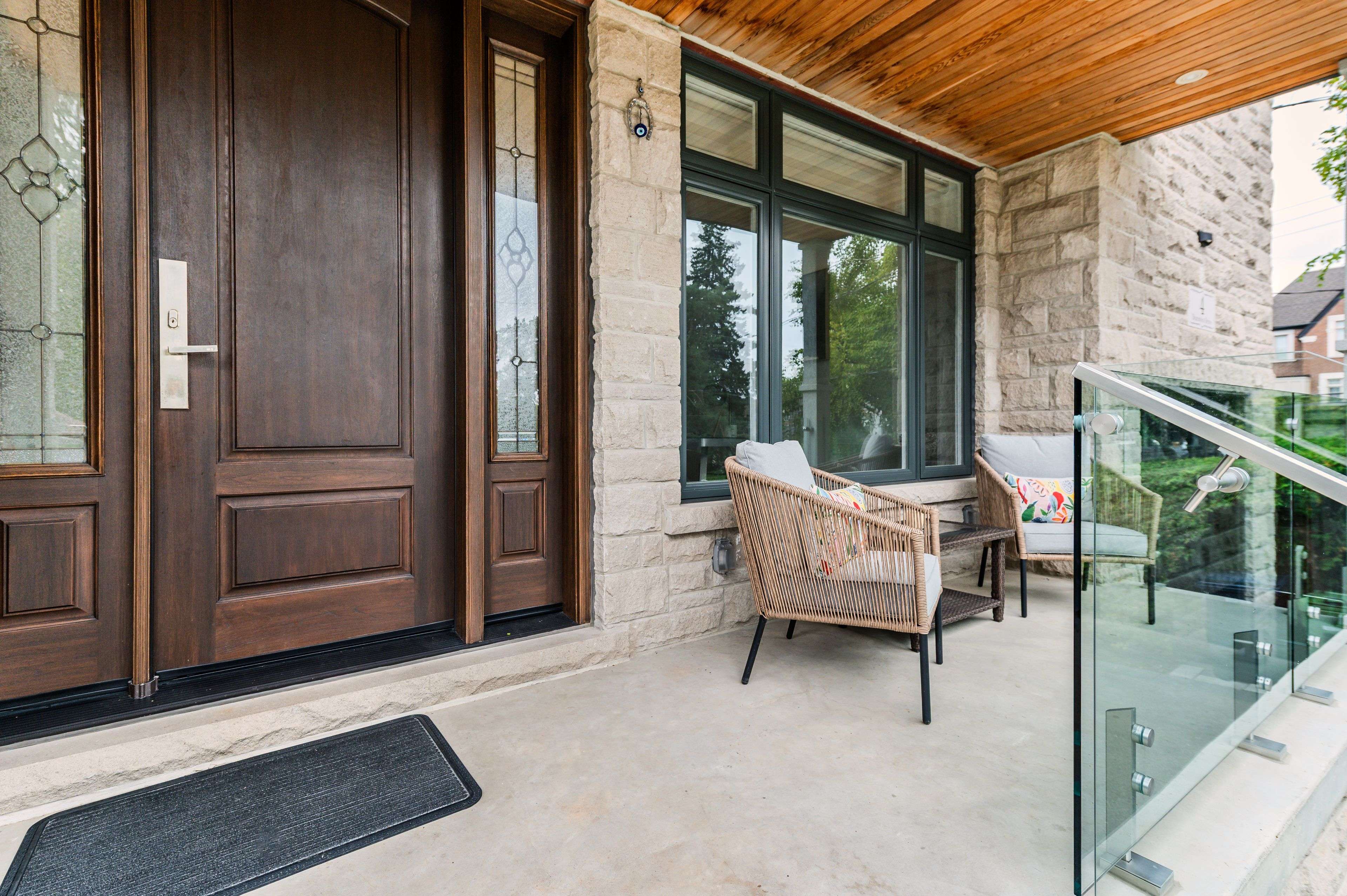 Toronto W08, ON M9B 2S9,4 Dunrobin DR