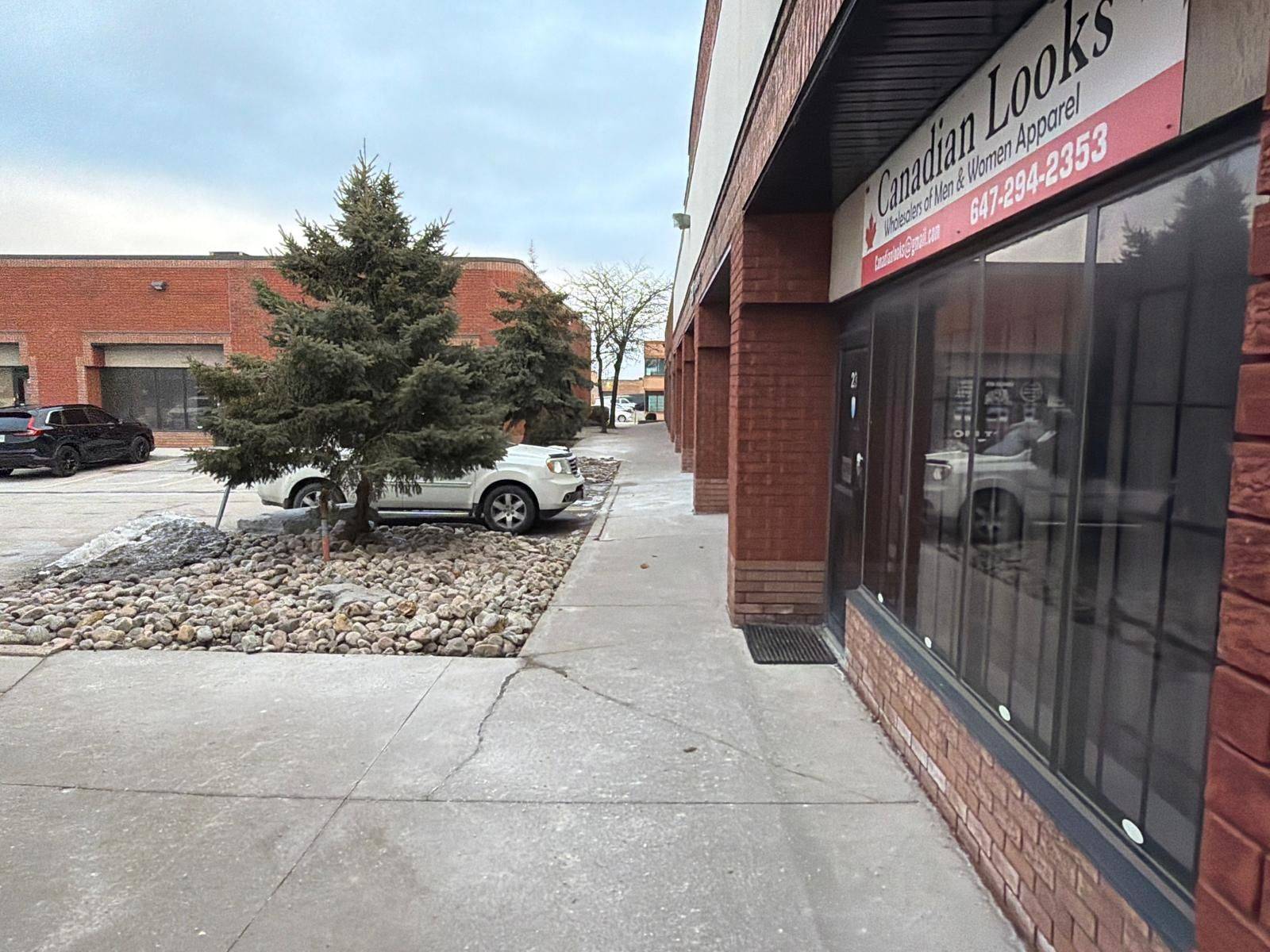 Mississauga, ON L5T 2G4,6780 Davand DR #23