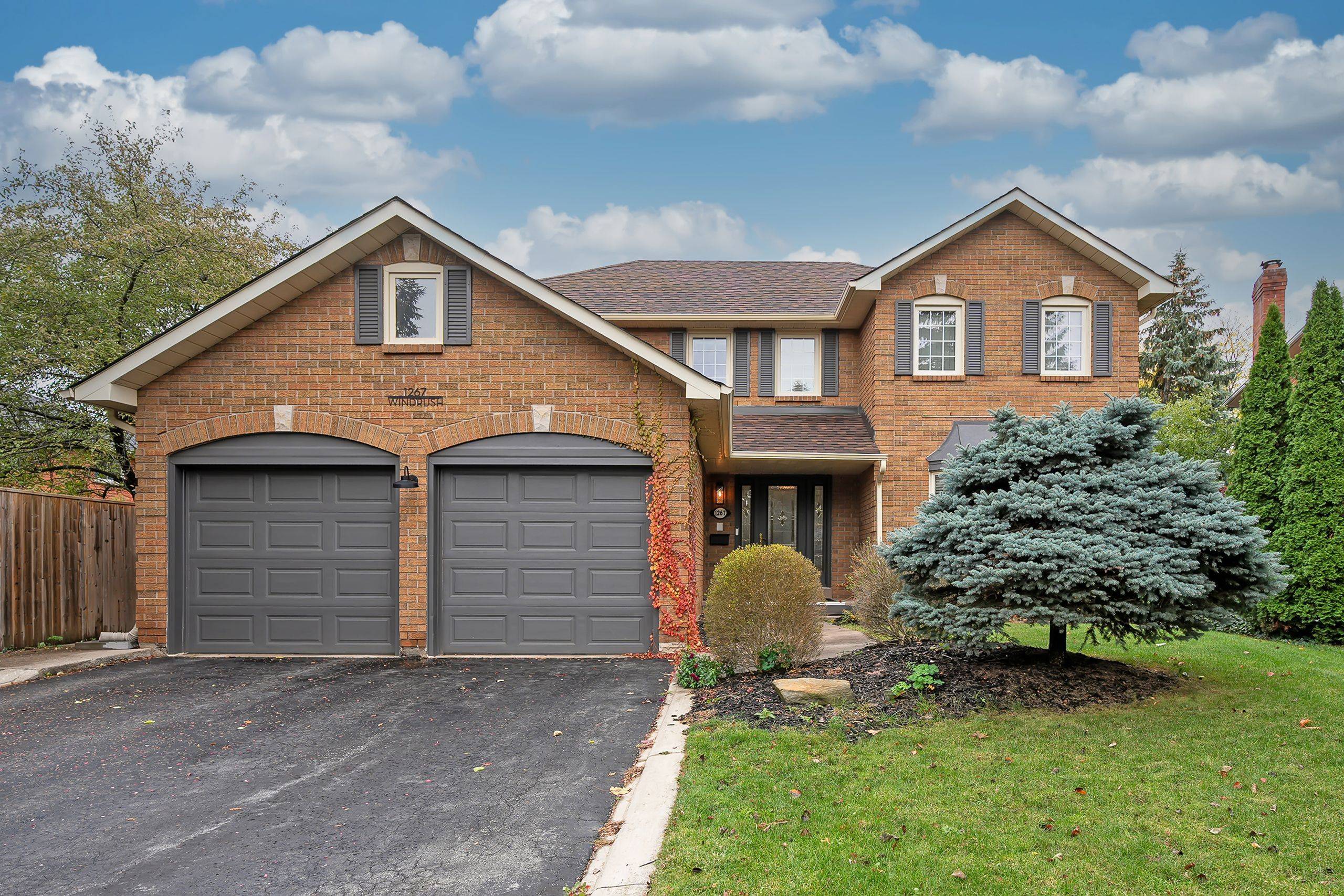 Oakville, ON L6M 1V2,1267 Windrush DR