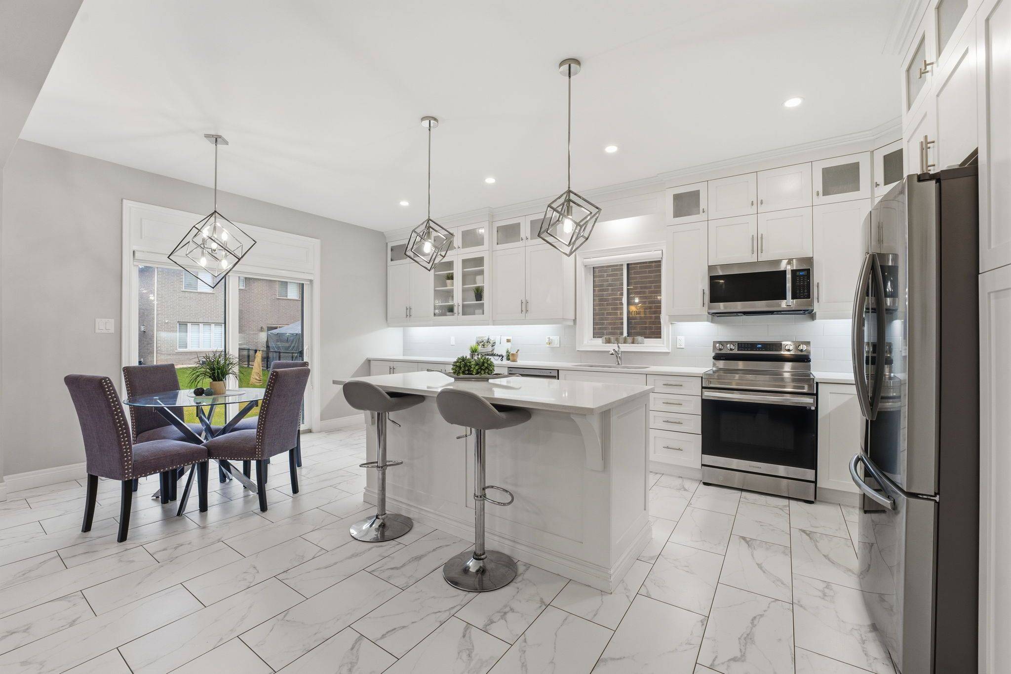 Hamilton, ON L9G 0H9,29 Roselawn AVE