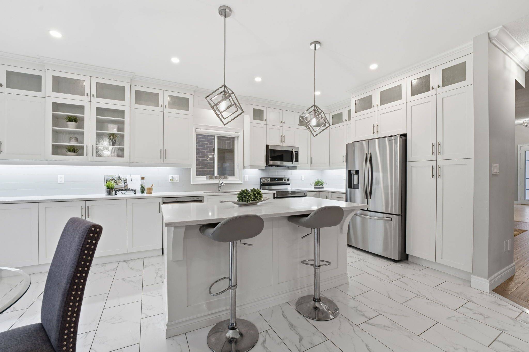 Hamilton, ON L9G 0H9,29 Roselawn AVE