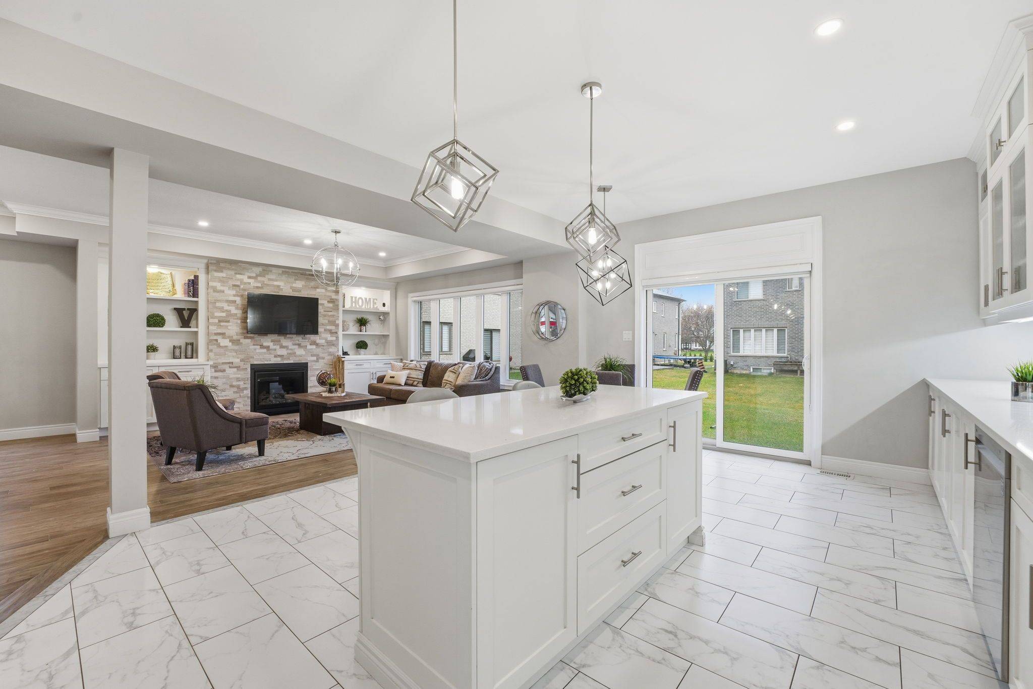 Hamilton, ON L9G 0H9,29 Roselawn AVE