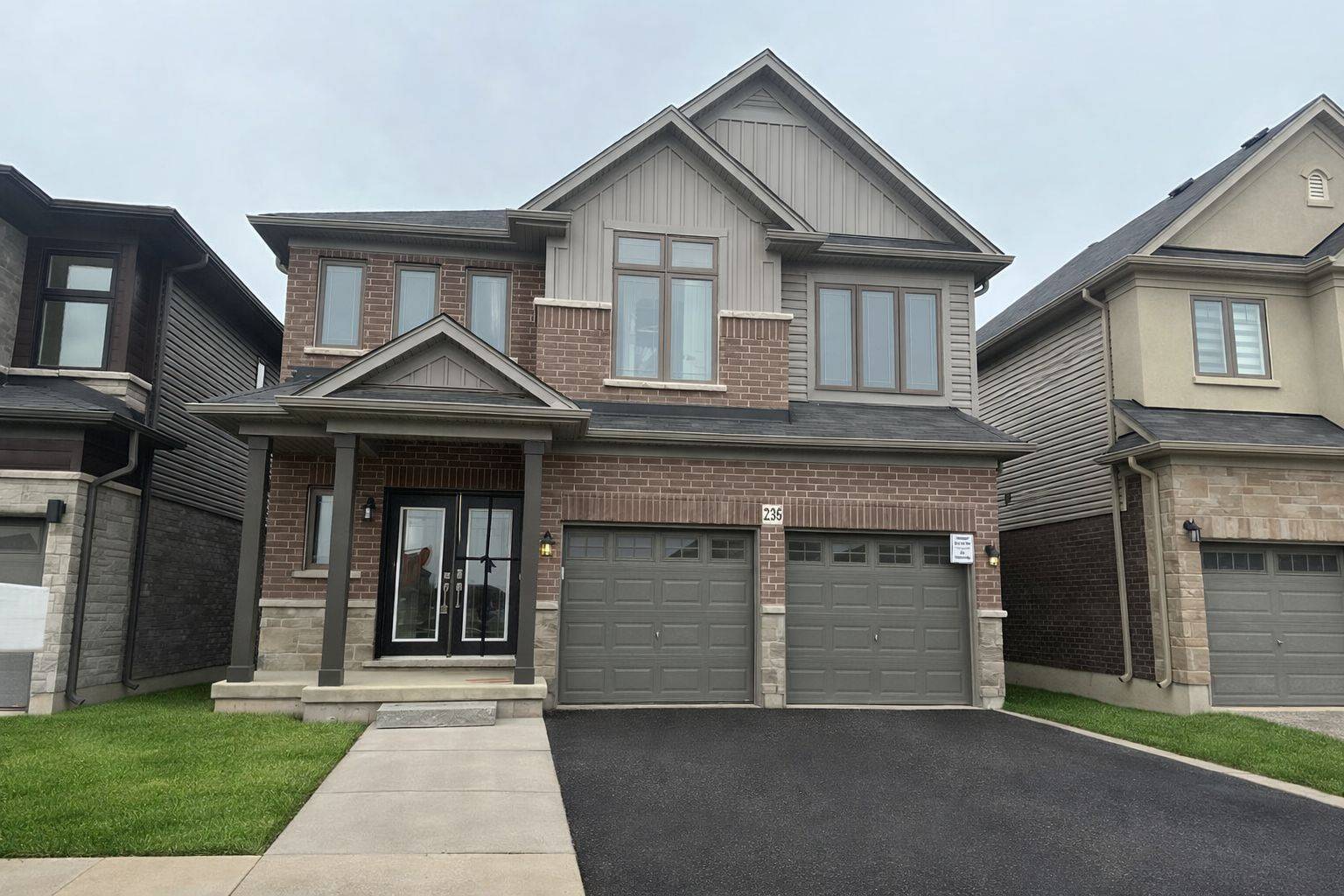 Brantford, ON N3T 0X1,236 Longboat RUN W