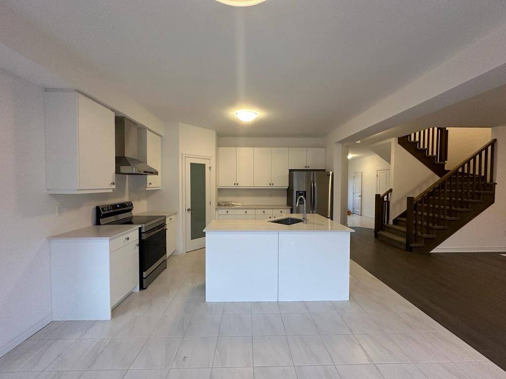 Brantford, ON N3T 0X1,236 Longboat RUN W