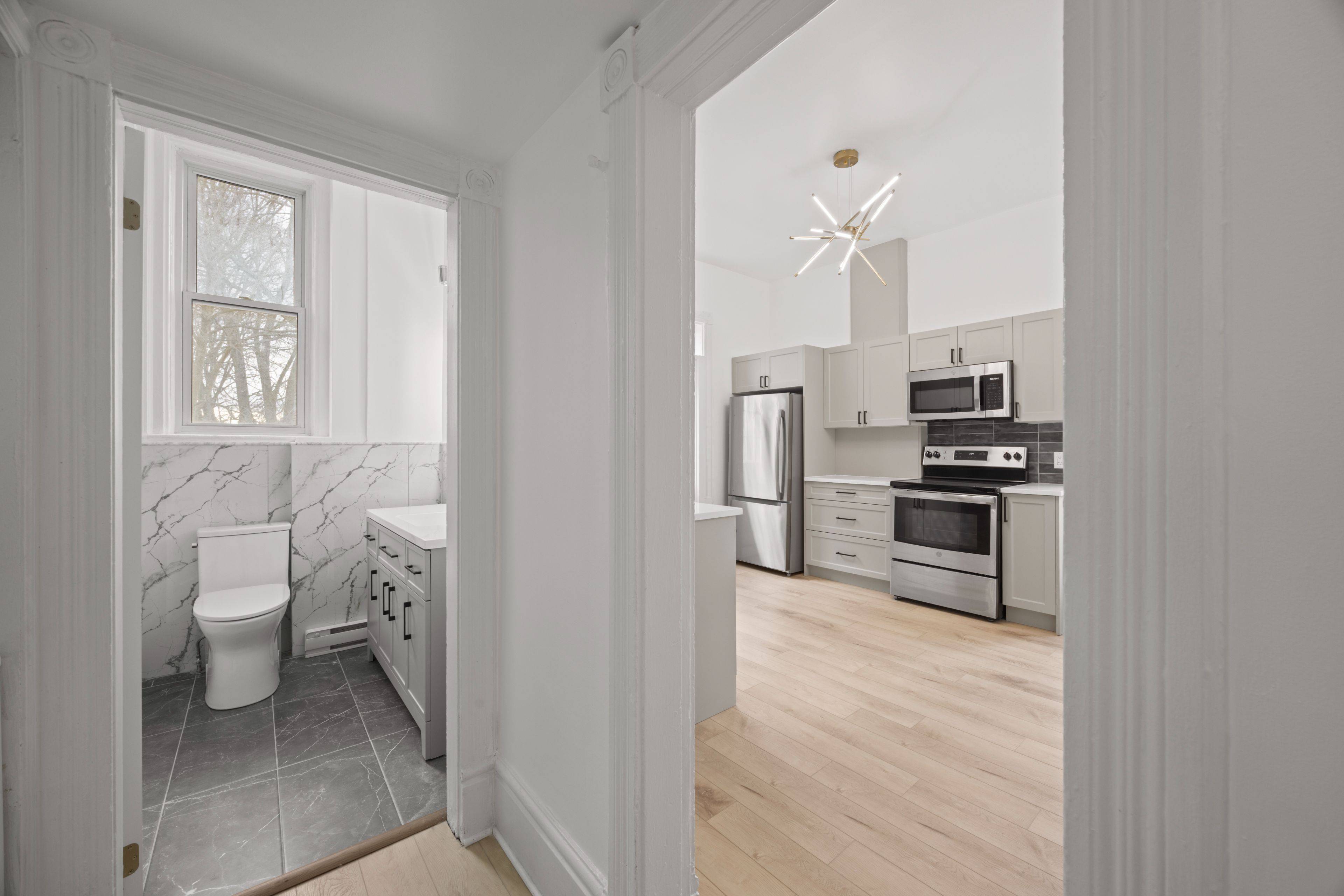 London East, ON N6B 2E3,353 Central AVE #2