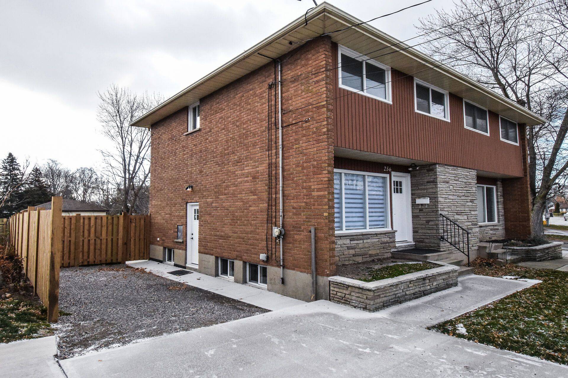 St. Catharines, ON L2N 1H8,256 Scott ST