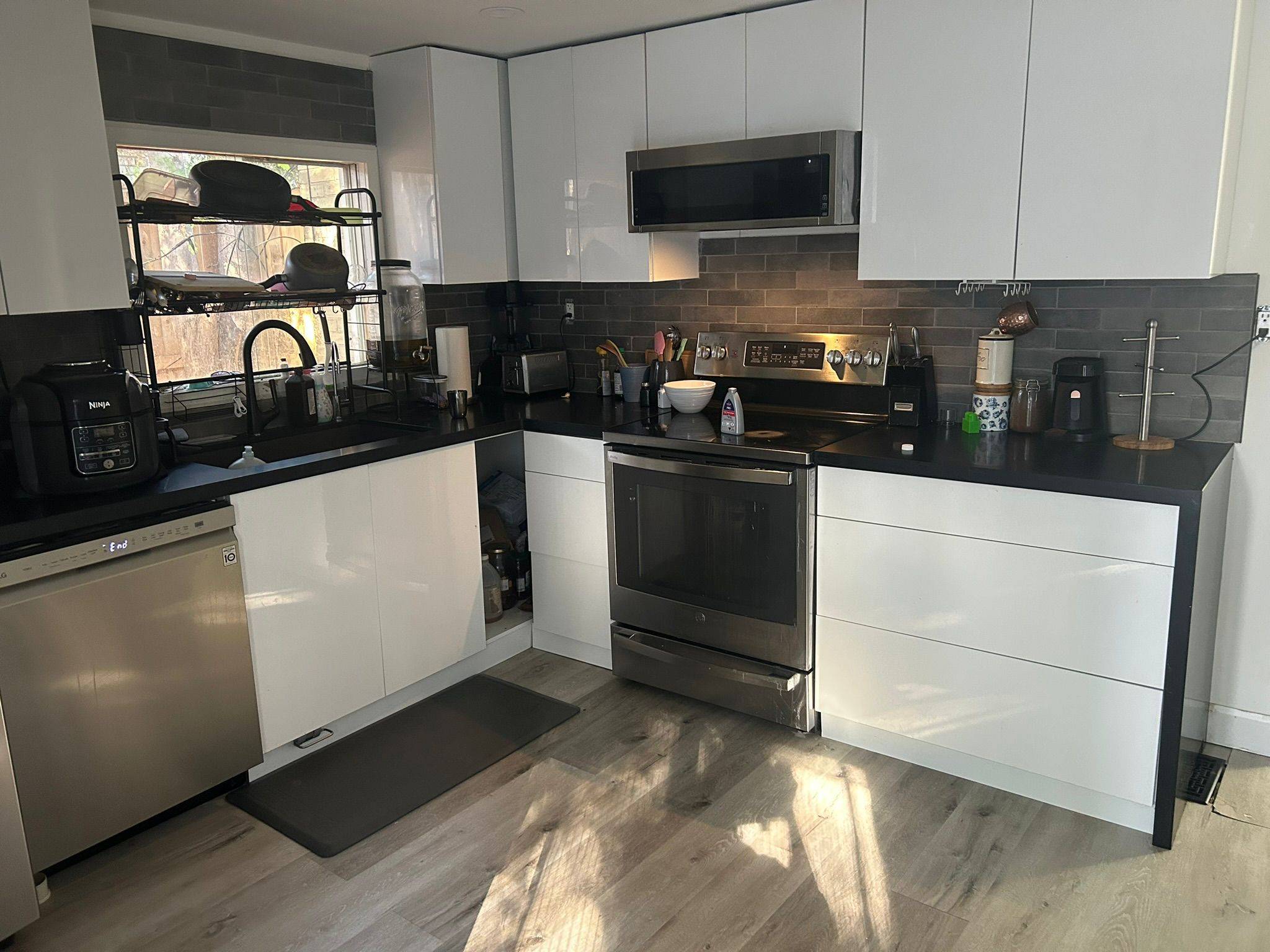 Kitchener, ON N2H 3V5,159 Waterloo ST