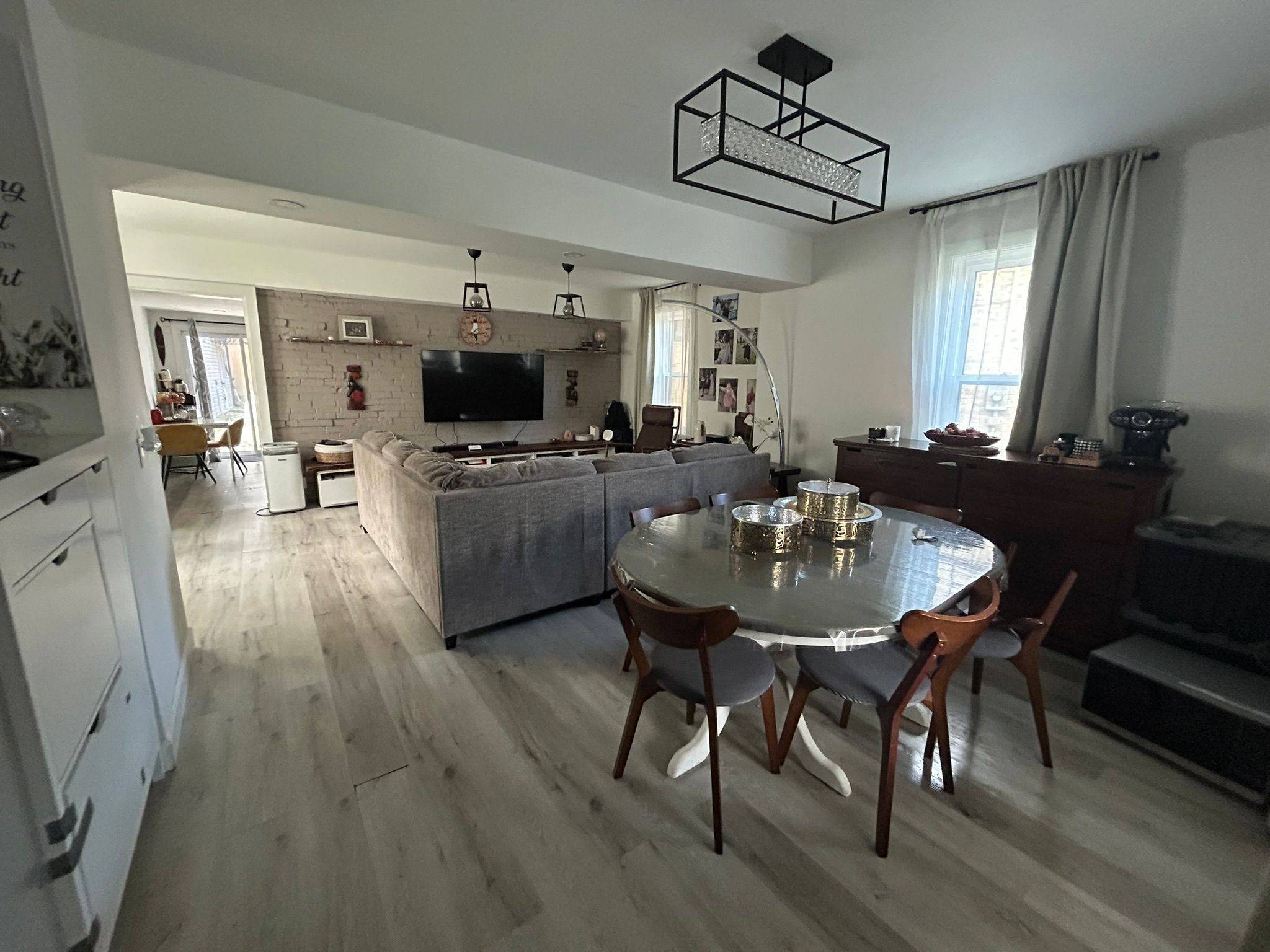 Kitchener, ON N2H 3V5,159 Waterloo ST