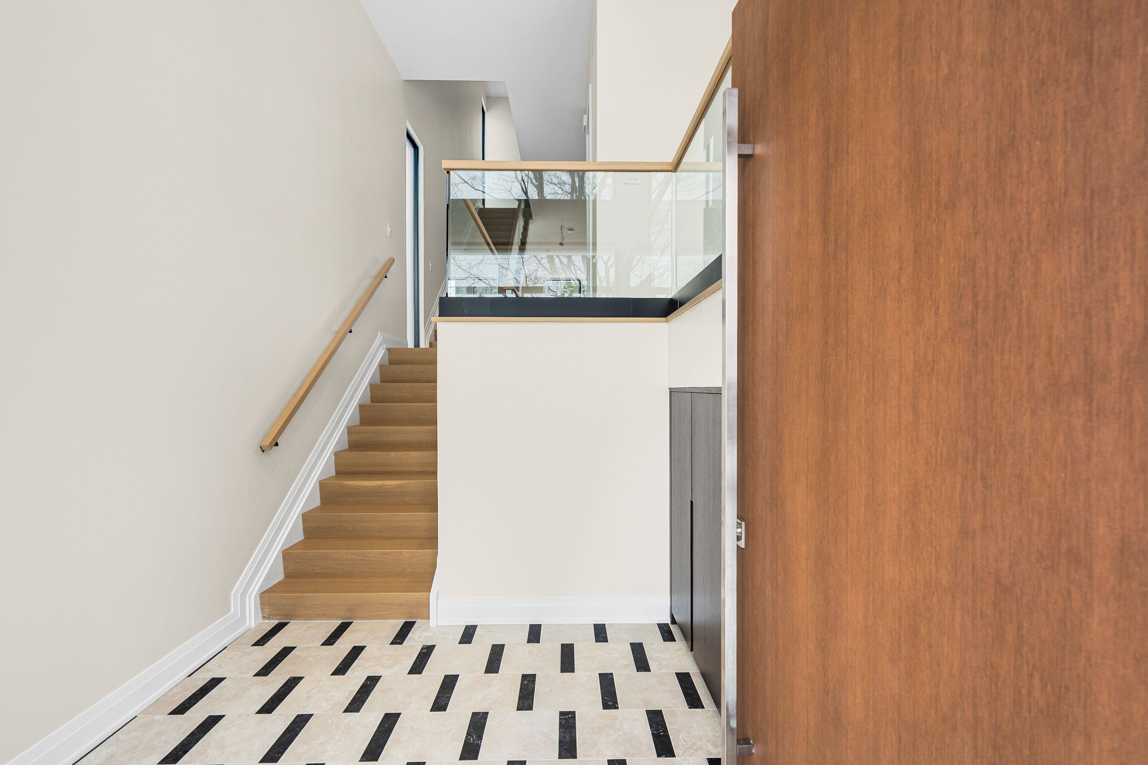 Carlingwood - Westboro And Area, ON K2A 1W7,579 Melbourne AVE