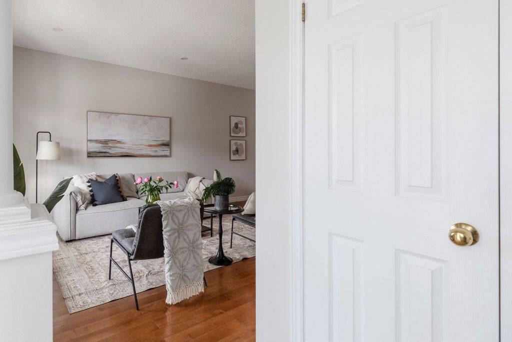 Hamilton, ON L0R 1C0,130 Southbrook DR #35