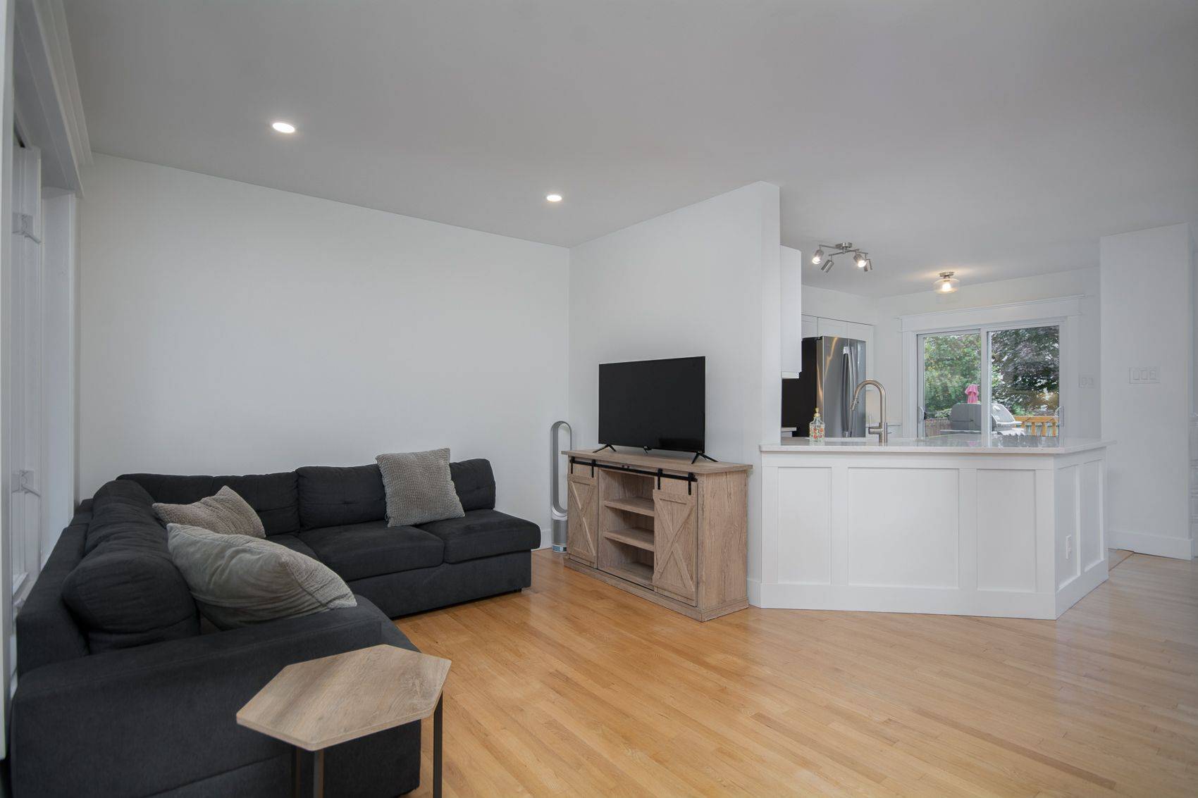 Kanata, ON K2V 1B1,119 Kincardine DR