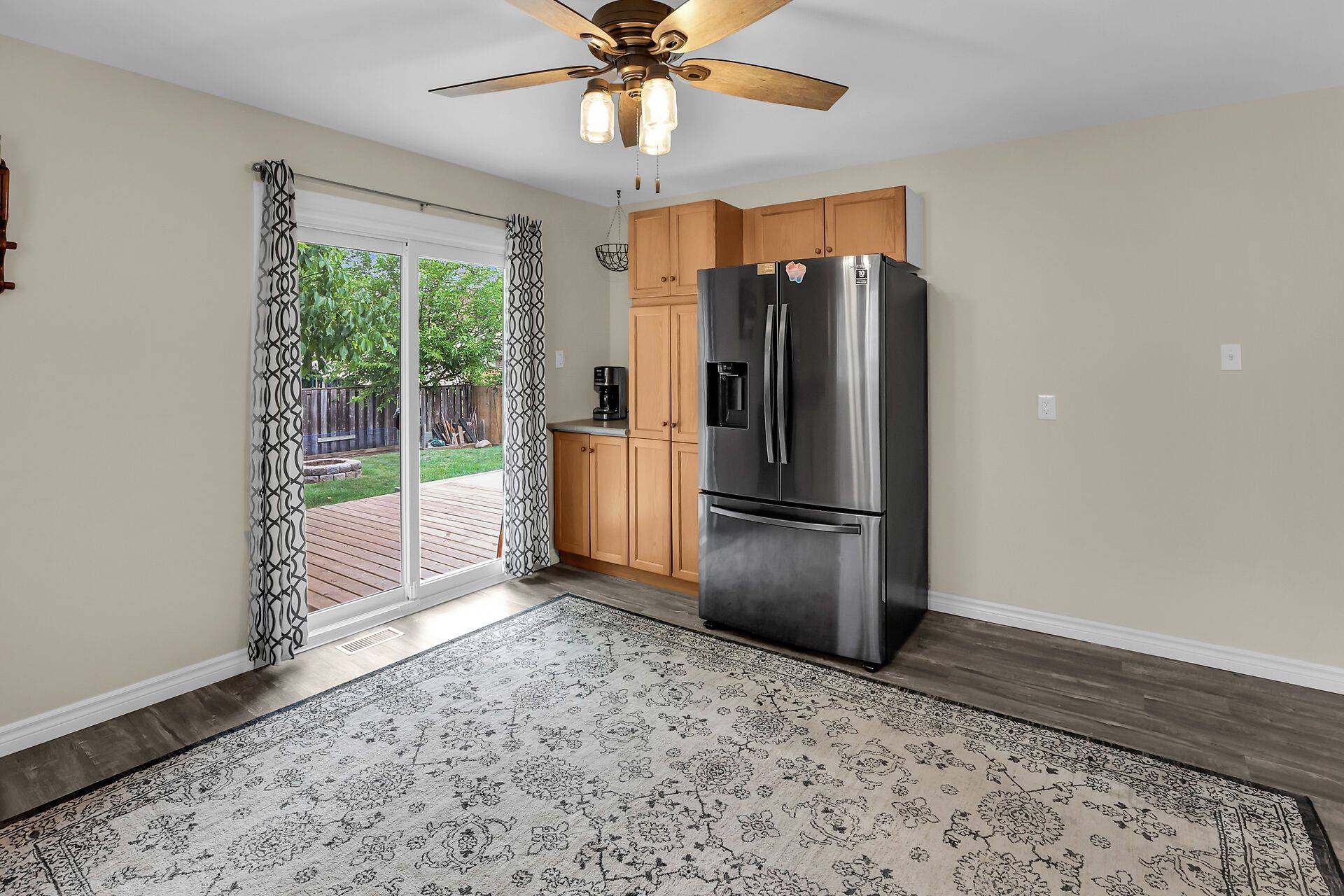 Lincoln, ON L0R 1B5,4423 Dennis AVE