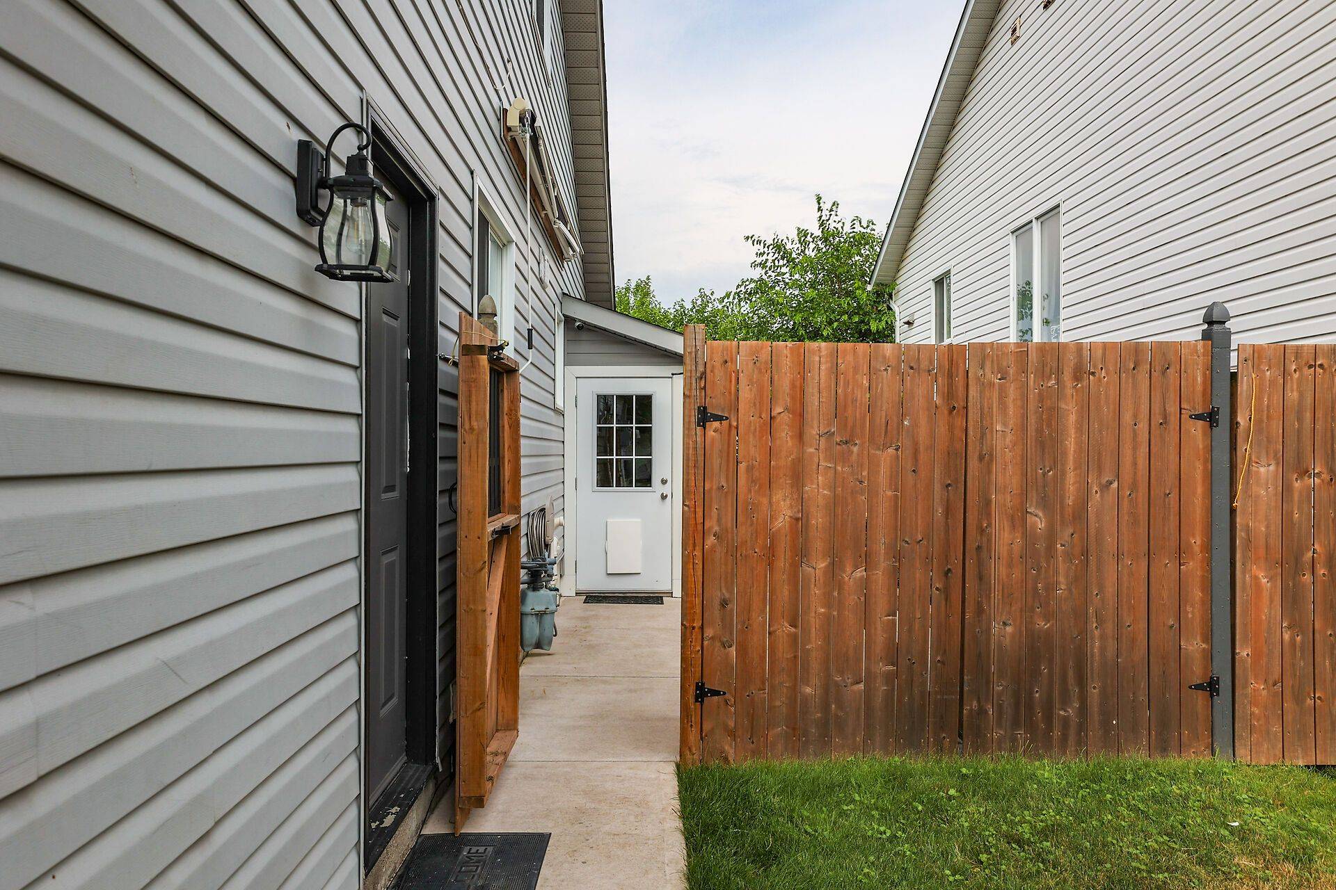 Lincoln, ON L0R 1B5,4423 Dennis AVE