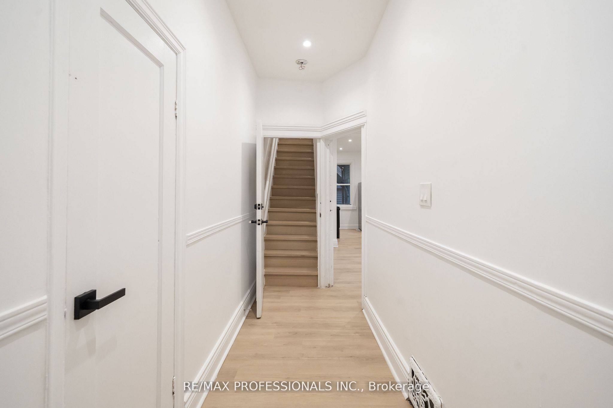 Hamilton, ON L8M 3B4,129 Balsam AVE S