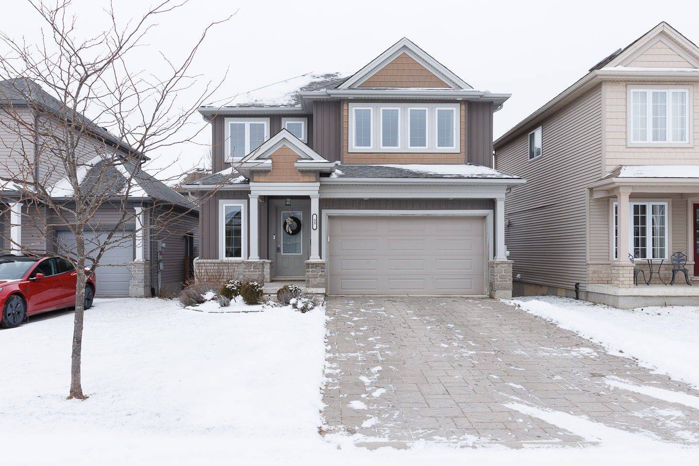 Strathroy-caradoc, ON N7G 0B6,33 ABBOTT ST